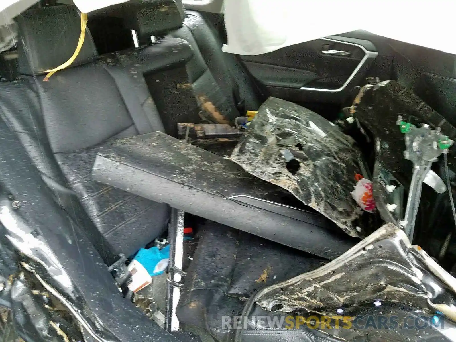 6 Photograph of a damaged car 2T3C1RFV3KW047412 TOYOTA RAV4 2019