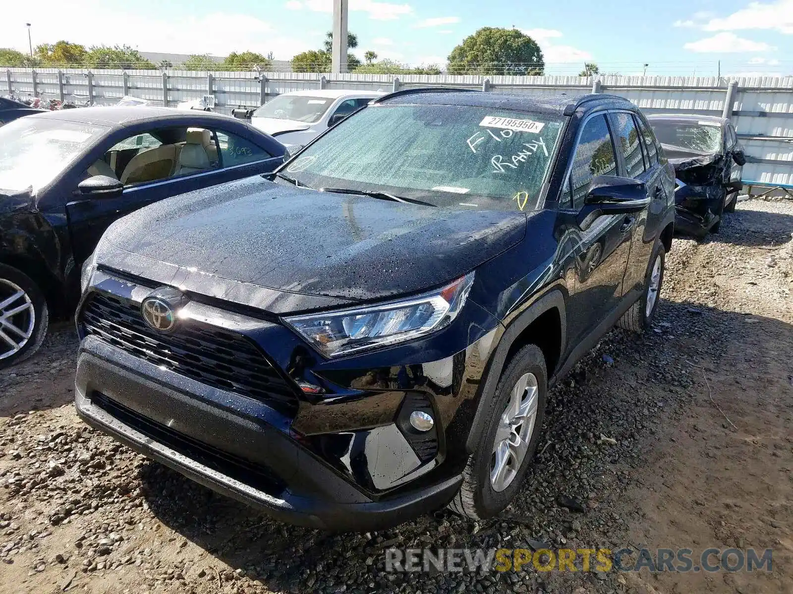 2 Фотография поврежденного автомобиля 2T3C1RFV3KW048916 TOYOTA RAV4 2019