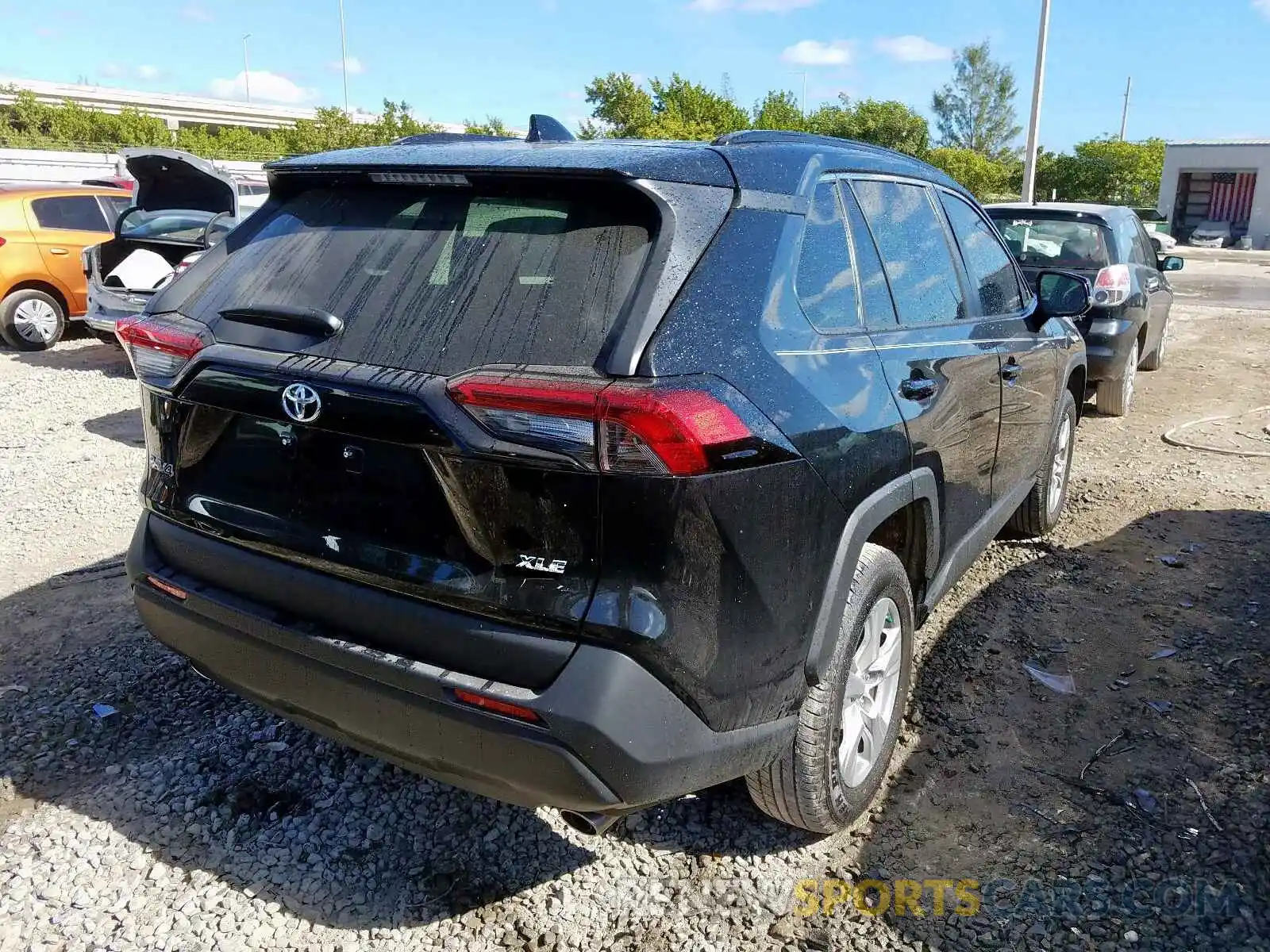 4 Photograph of a damaged car 2T3C1RFV3KW048916 TOYOTA RAV4 2019