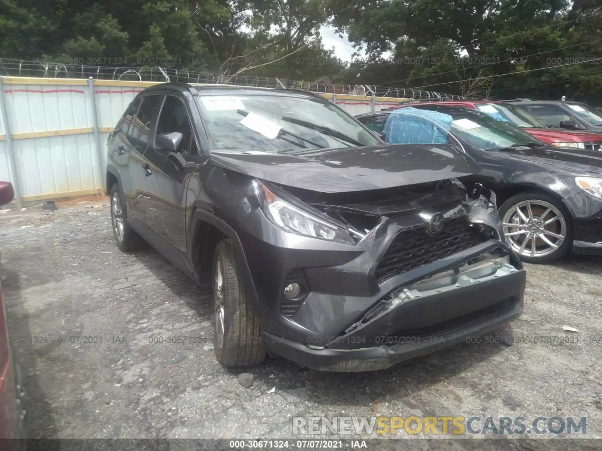 1 Photograph of a damaged car 2T3C1RFV4KC012783 TOYOTA RAV4 2019