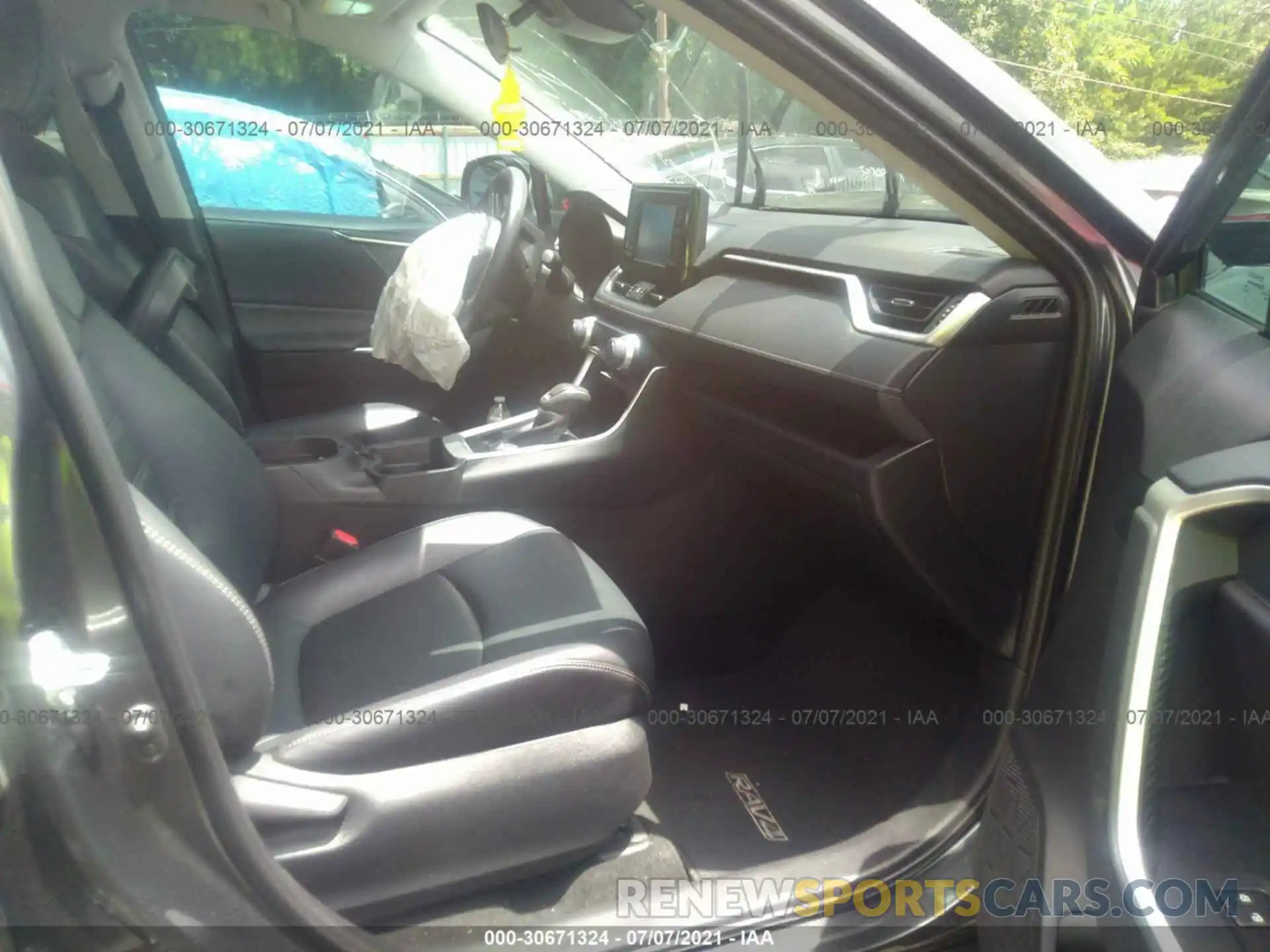 5 Photograph of a damaged car 2T3C1RFV4KC012783 TOYOTA RAV4 2019