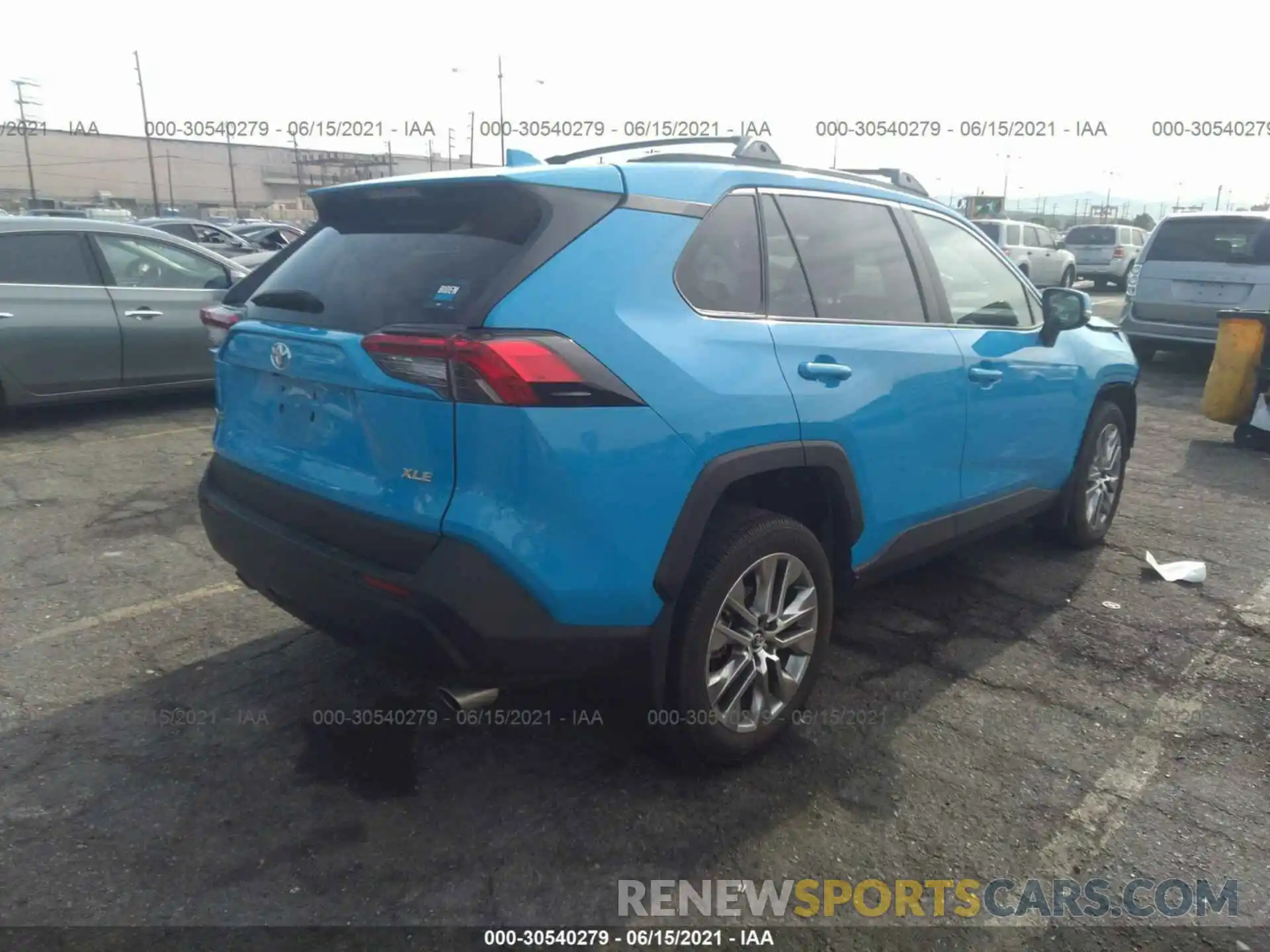 4 Photograph of a damaged car 2T3C1RFV4KC013383 TOYOTA RAV4 2019