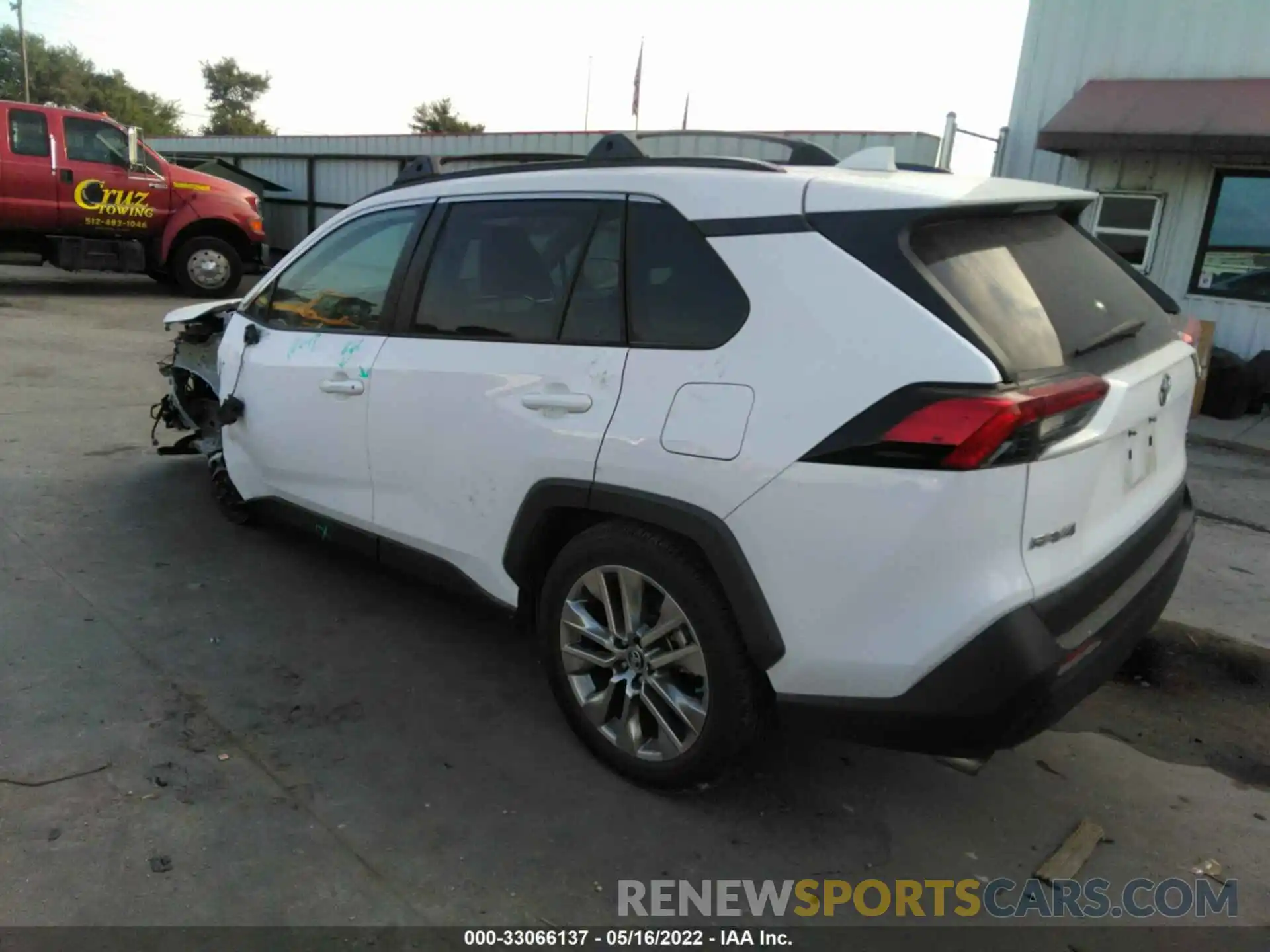 3 Photograph of a damaged car 2T3C1RFV4KC013951 TOYOTA RAV4 2019