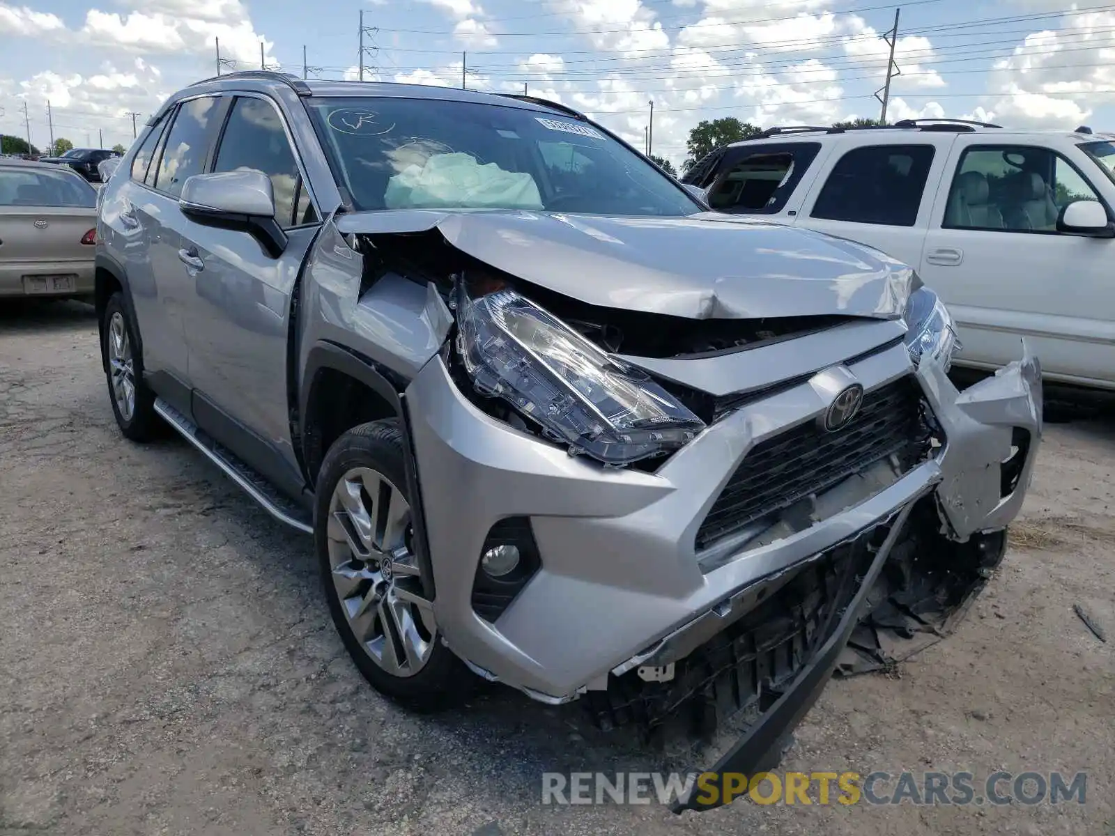 1 Photograph of a damaged car 2T3C1RFV4KC015330 TOYOTA RAV4 2019