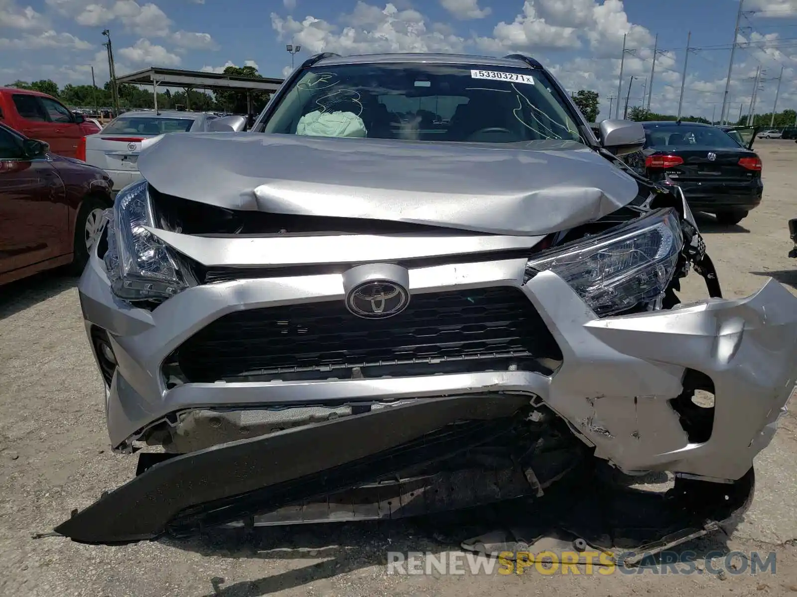 9 Photograph of a damaged car 2T3C1RFV4KC015330 TOYOTA RAV4 2019