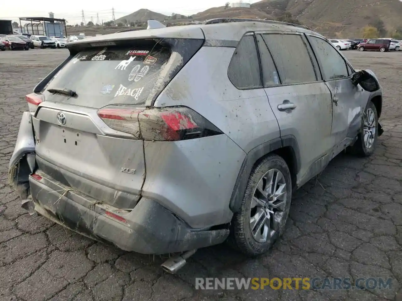 4 Photograph of a damaged car 2T3C1RFV4KC028756 TOYOTA RAV4 2019