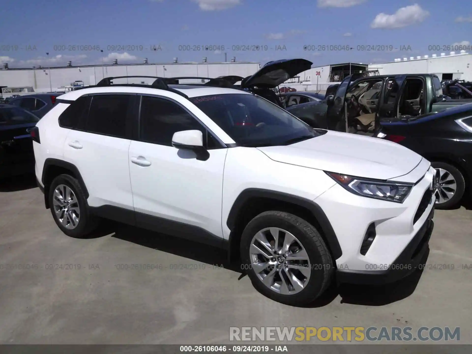 1 Фотография поврежденного автомобиля 2T3C1RFV4KW004990 TOYOTA RAV4 2019