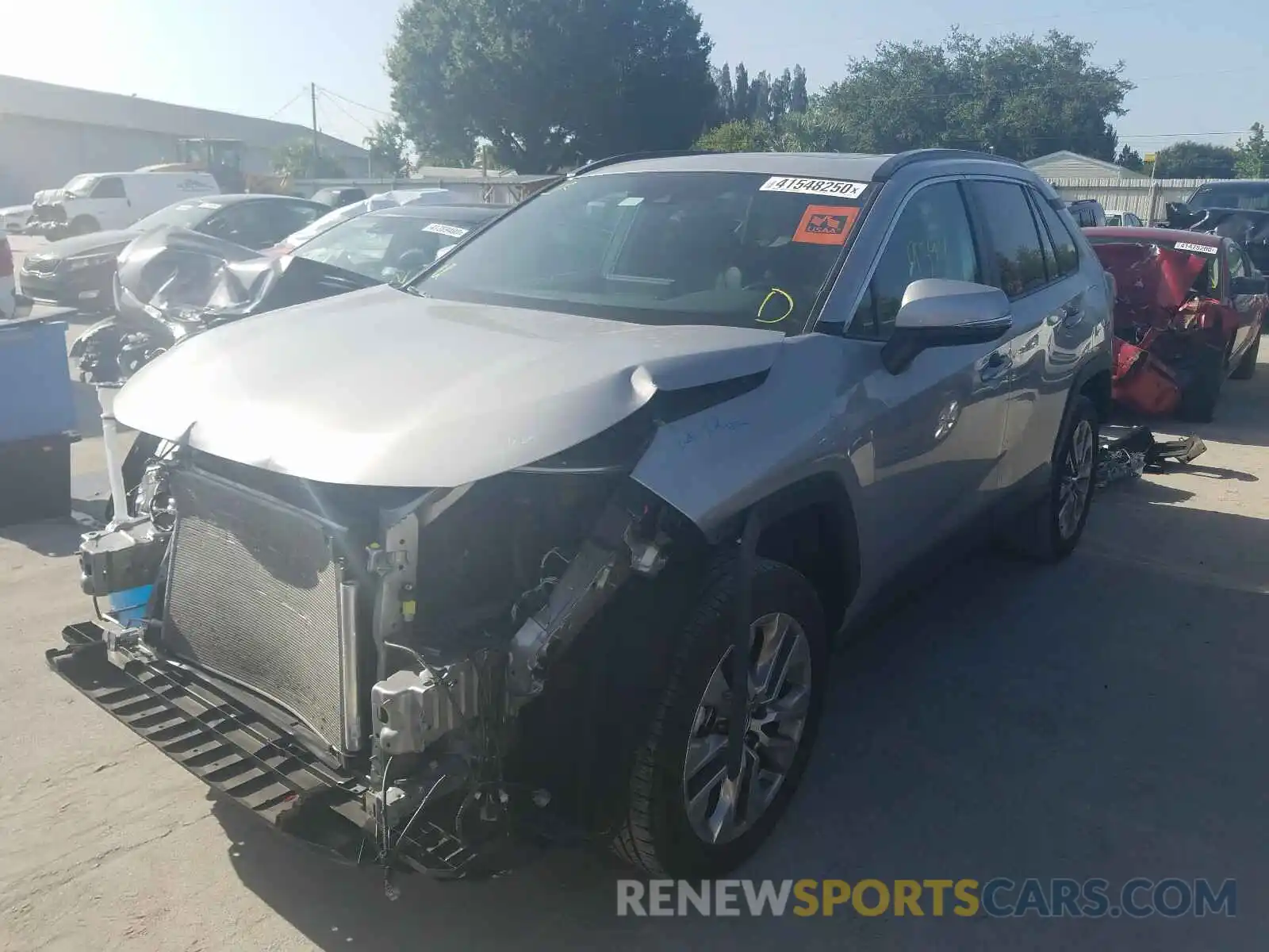 2 Photograph of a damaged car 2T3C1RFV4KW007100 TOYOTA RAV4 2019