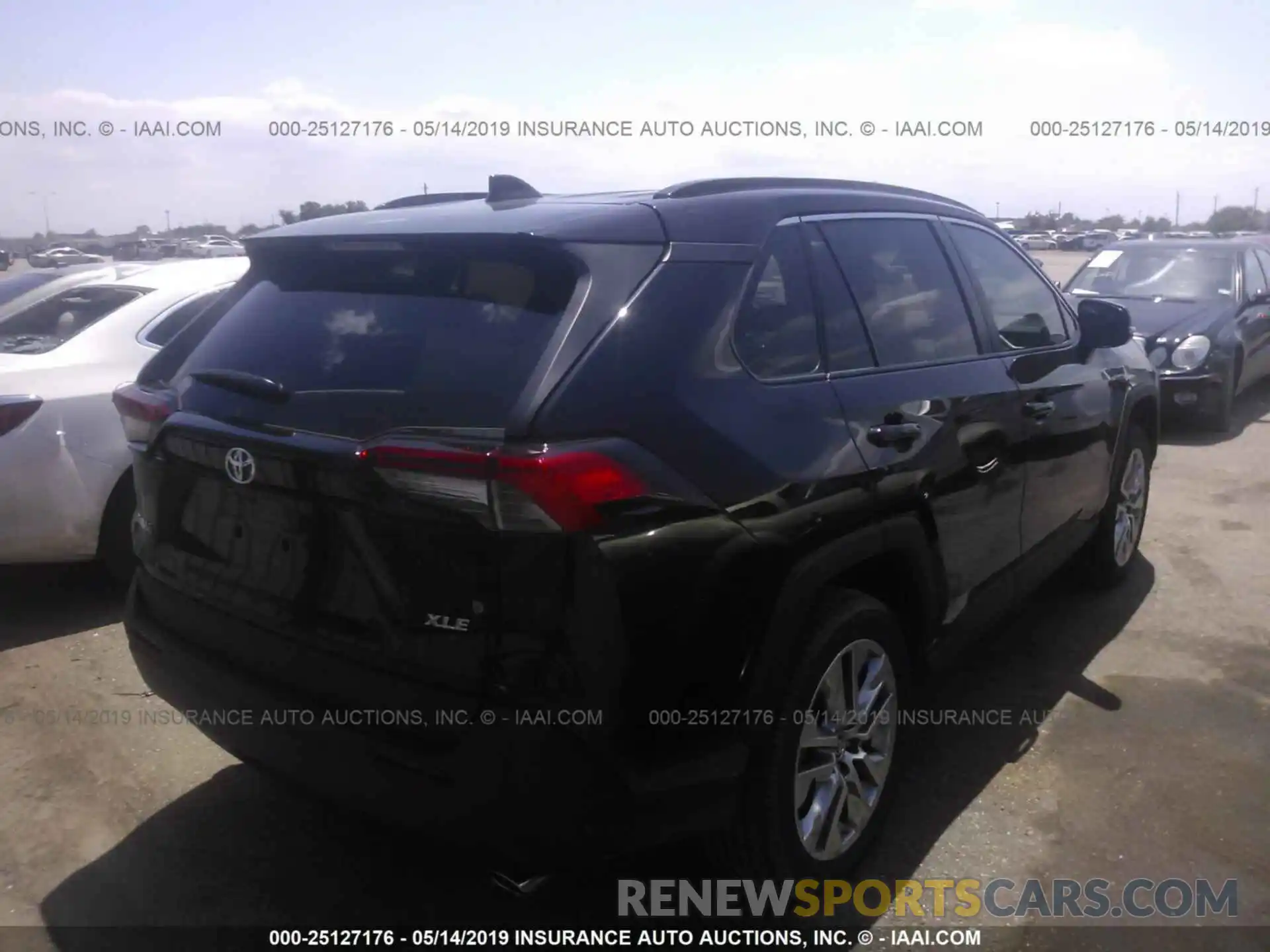 4 Photograph of a damaged car 2T3C1RFV4KW007193 TOYOTA RAV4 2019