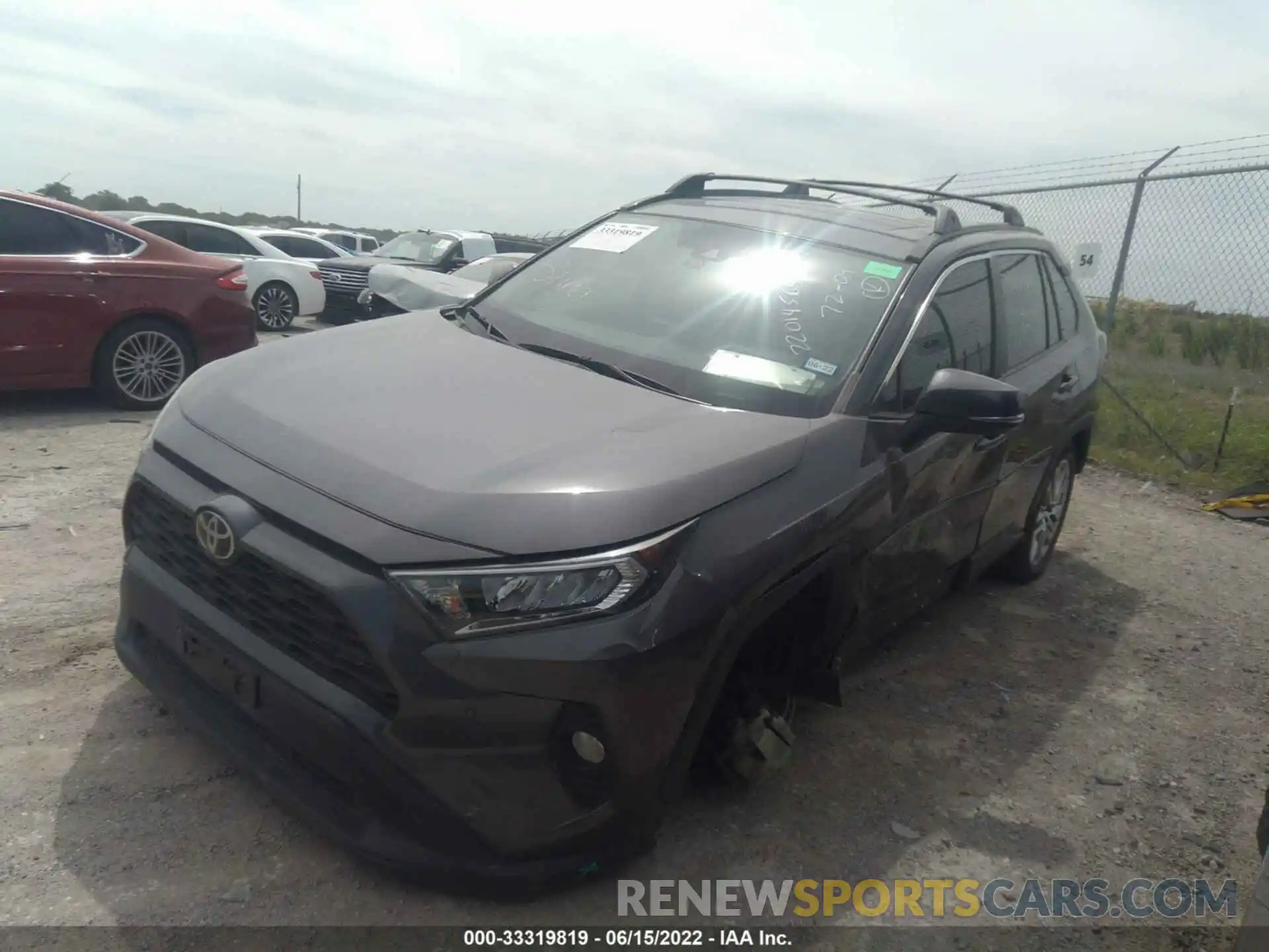 2 Фотография поврежденного автомобиля 2T3C1RFV4KW019635 TOYOTA RAV4 2019