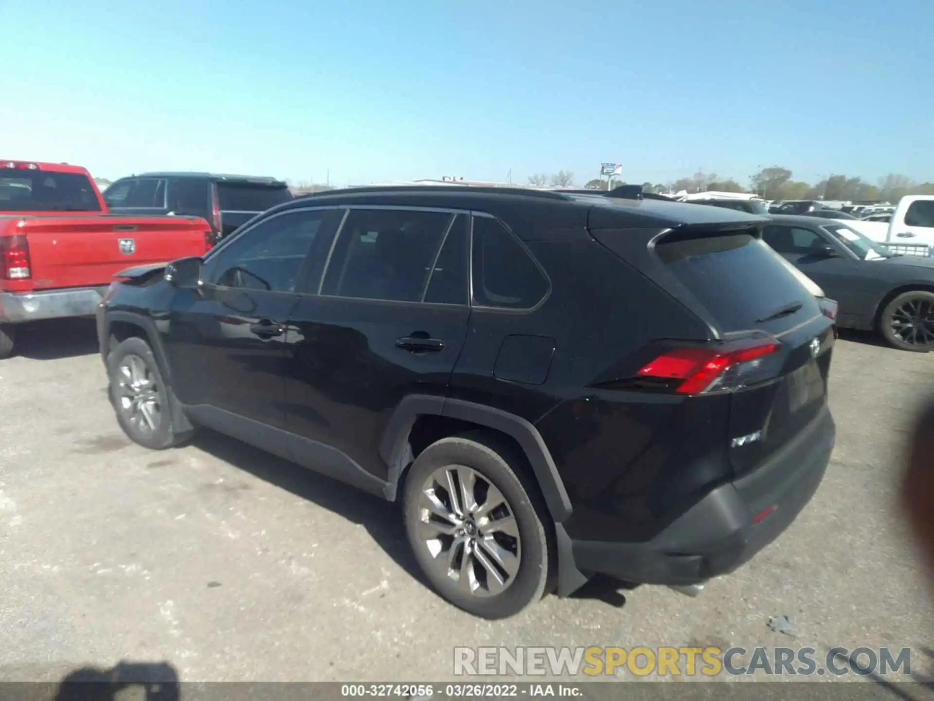 3 Photograph of a damaged car 2T3C1RFV4KW025807 TOYOTA RAV4 2019