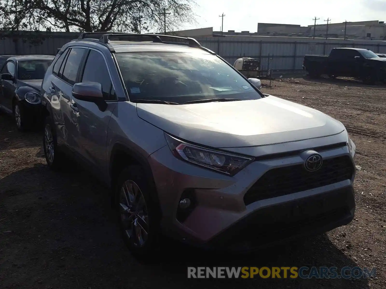 1 Photograph of a damaged car 2T3C1RFV4KW032398 TOYOTA RAV4 2019