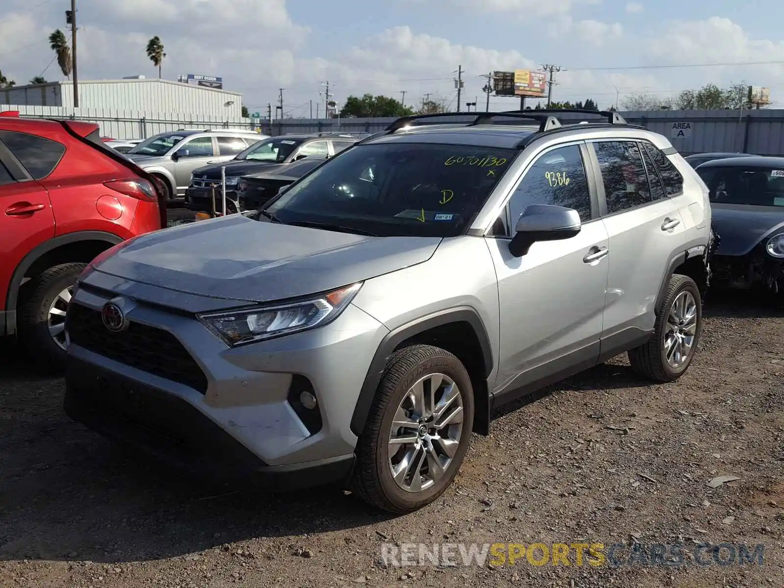 2 Photograph of a damaged car 2T3C1RFV4KW032398 TOYOTA RAV4 2019