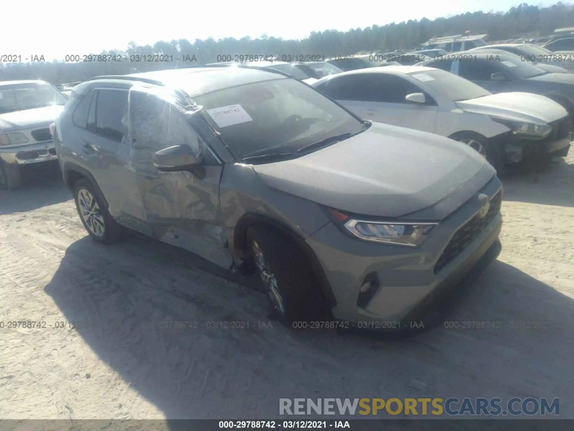 1 Photograph of a damaged car 2T3C1RFV4KW044664 TOYOTA RAV4 2019