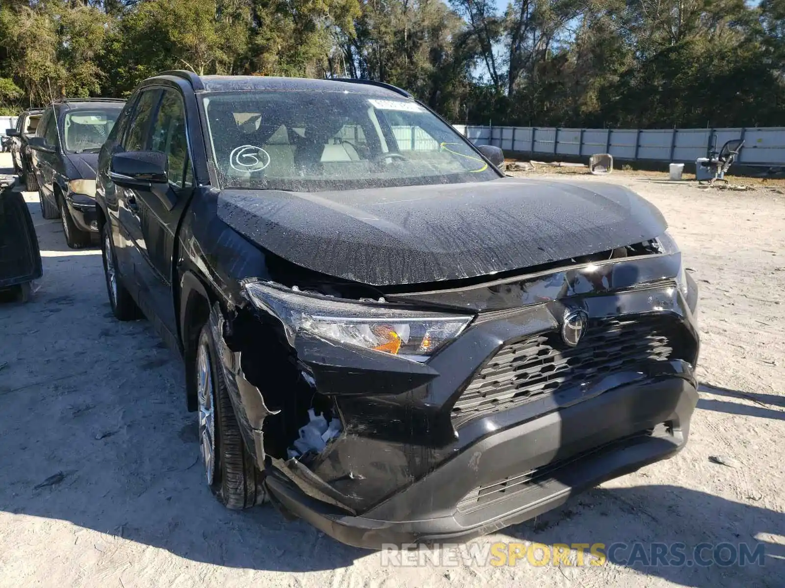 1 Photograph of a damaged car 2T3C1RFV4KW050366 TOYOTA RAV4 2019