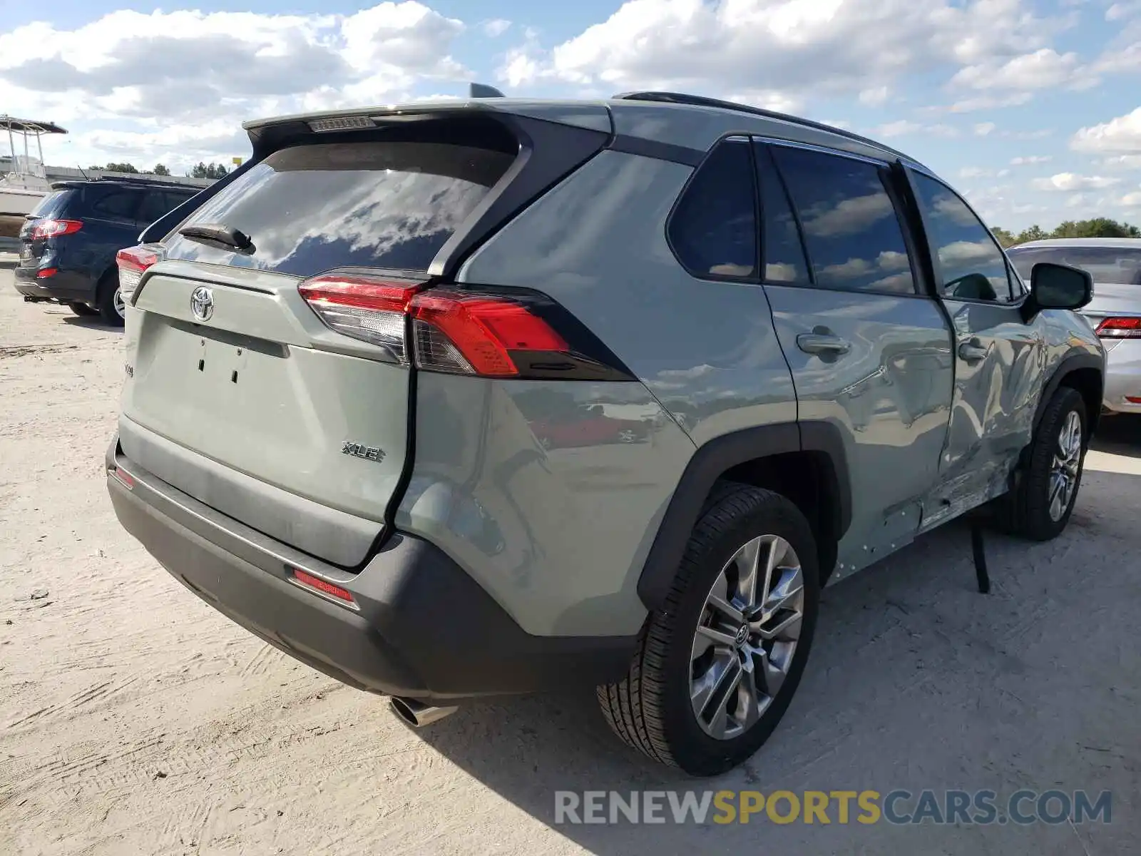 4 Photograph of a damaged car 2T3C1RFV4KW050528 TOYOTA RAV4 2019