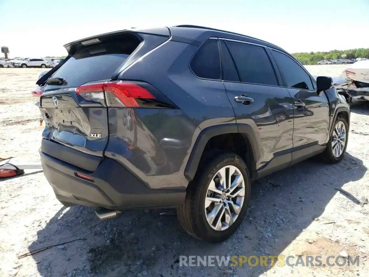 4 Photograph of a damaged car 2T3C1RFV4KW056085 TOYOTA RAV4 2019