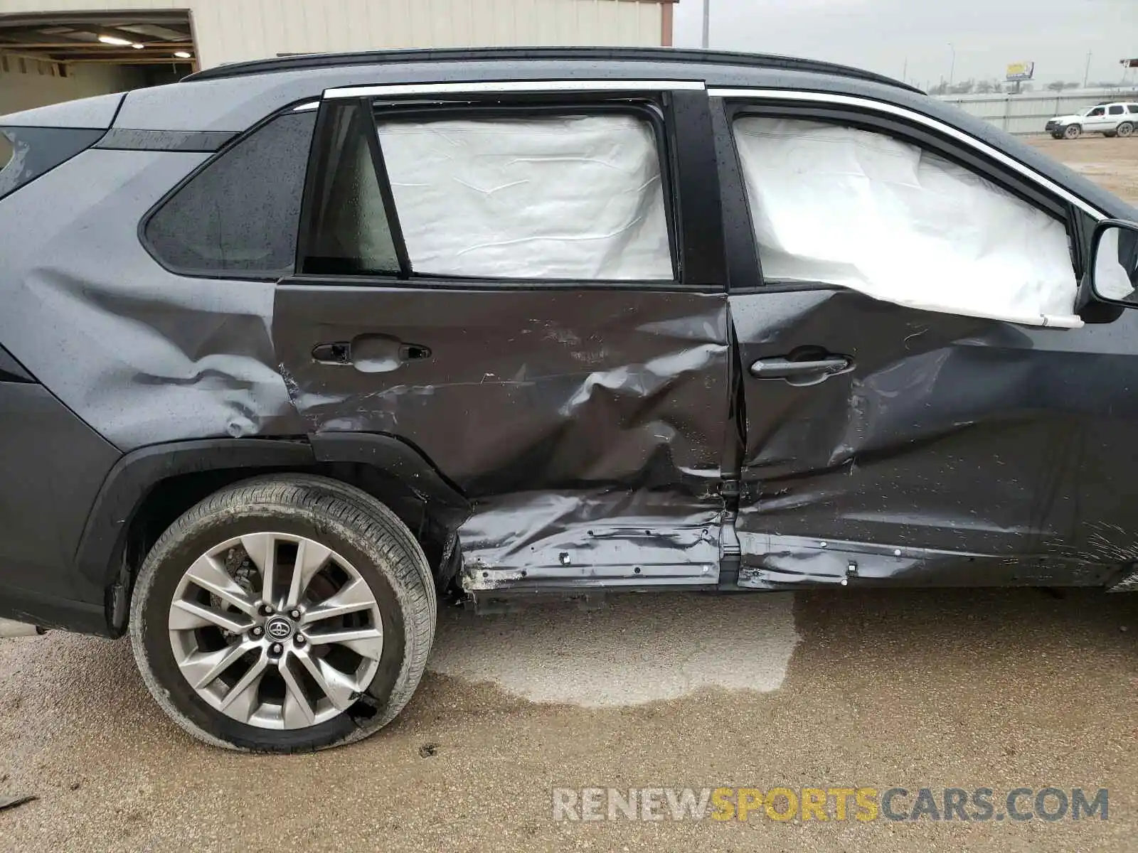 9 Photograph of a damaged car 2T3C1RFV5KC001615 TOYOTA RAV4 2019