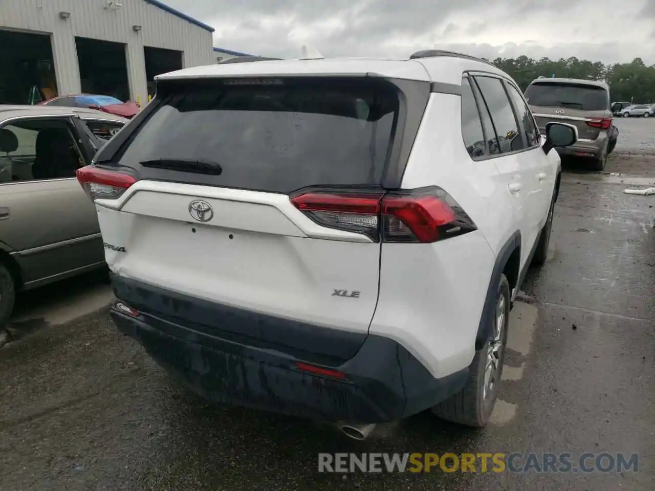 4 Photograph of a damaged car 2T3C1RFV5KC013022 TOYOTA RAV4 2019