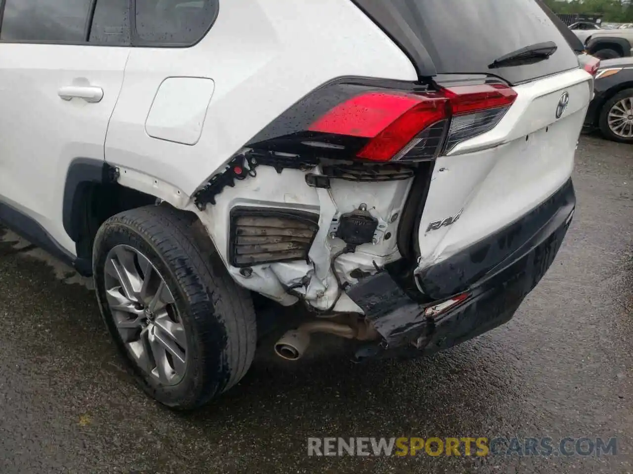 9 Photograph of a damaged car 2T3C1RFV5KC013022 TOYOTA RAV4 2019