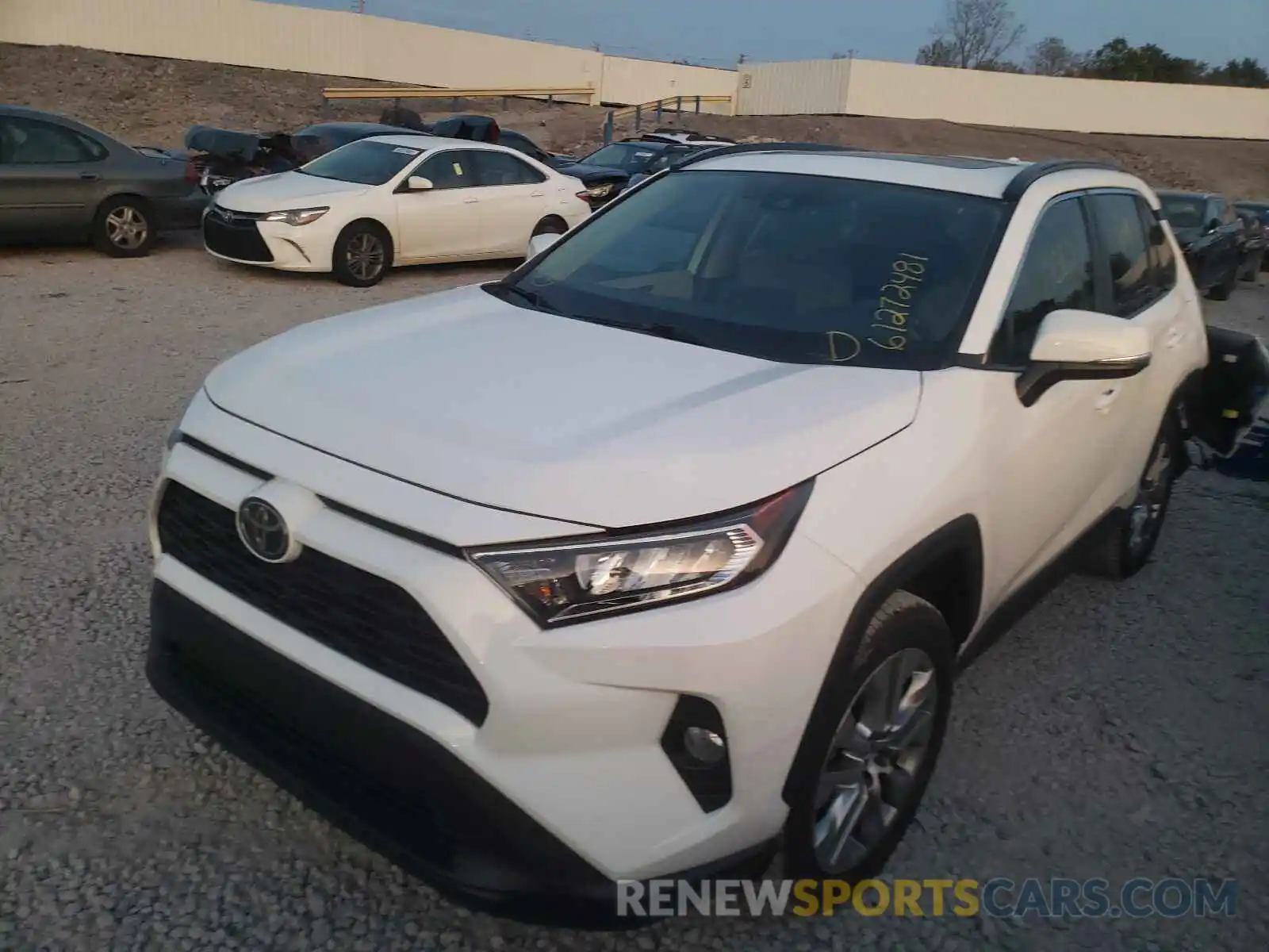 2 Фотография поврежденного автомобиля 2T3C1RFV5KC029138 TOYOTA RAV4 2019