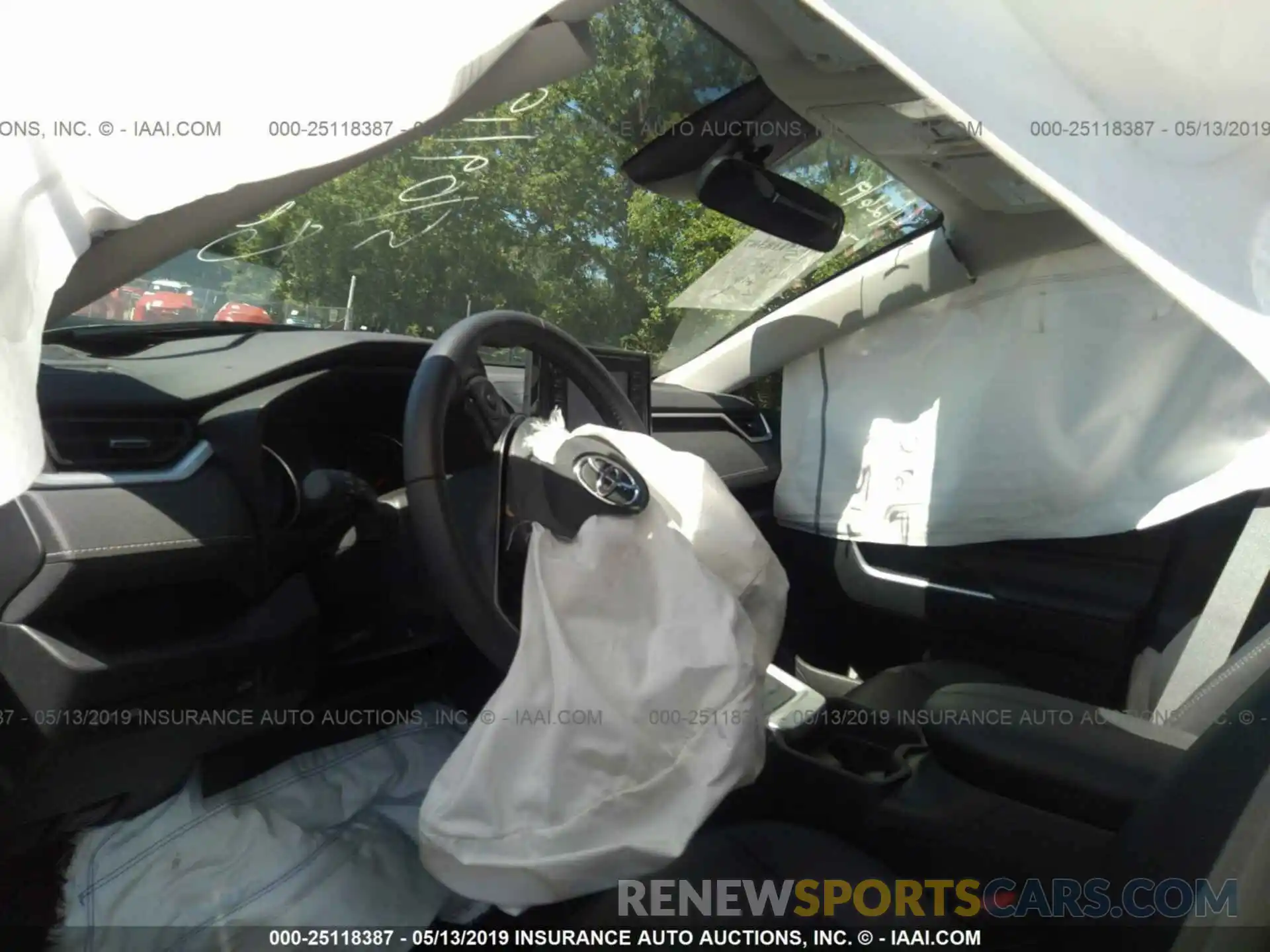 5 Photograph of a damaged car 2T3C1RFV5KW001371 TOYOTA RAV4 2019