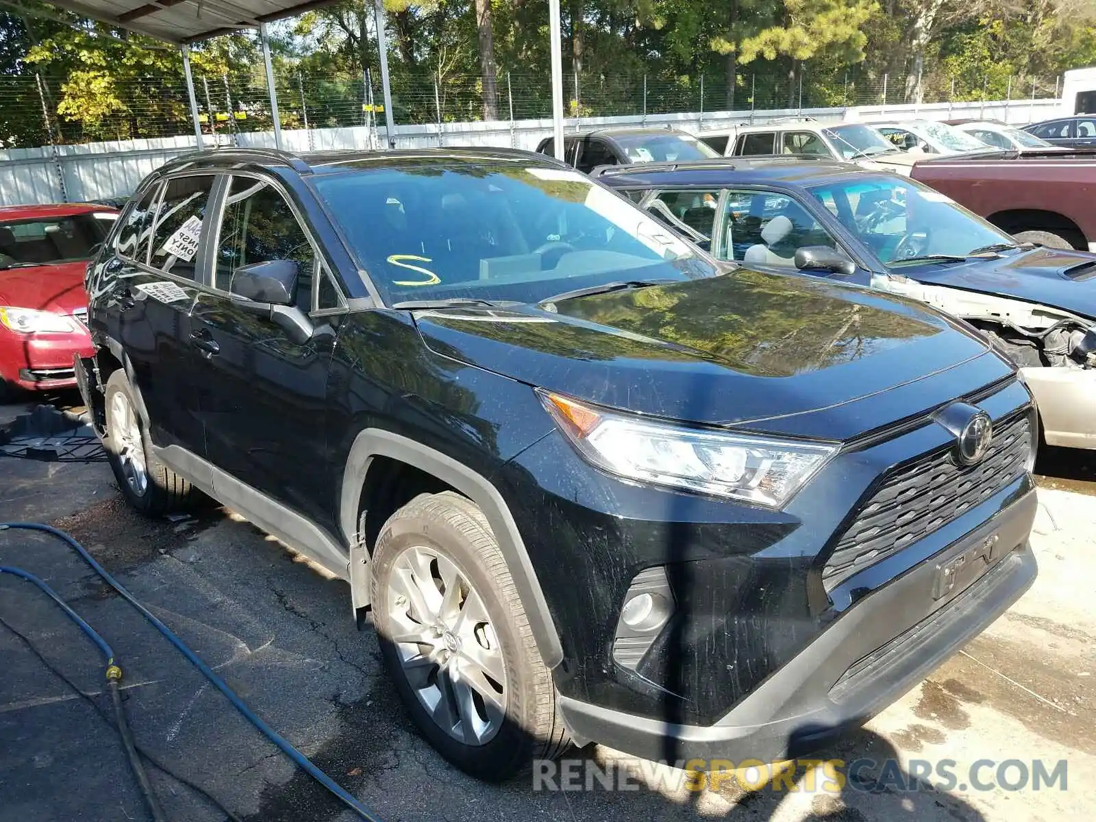 1 Фотография поврежденного автомобиля 2T3C1RFV5KW004674 TOYOTA RAV4 2019