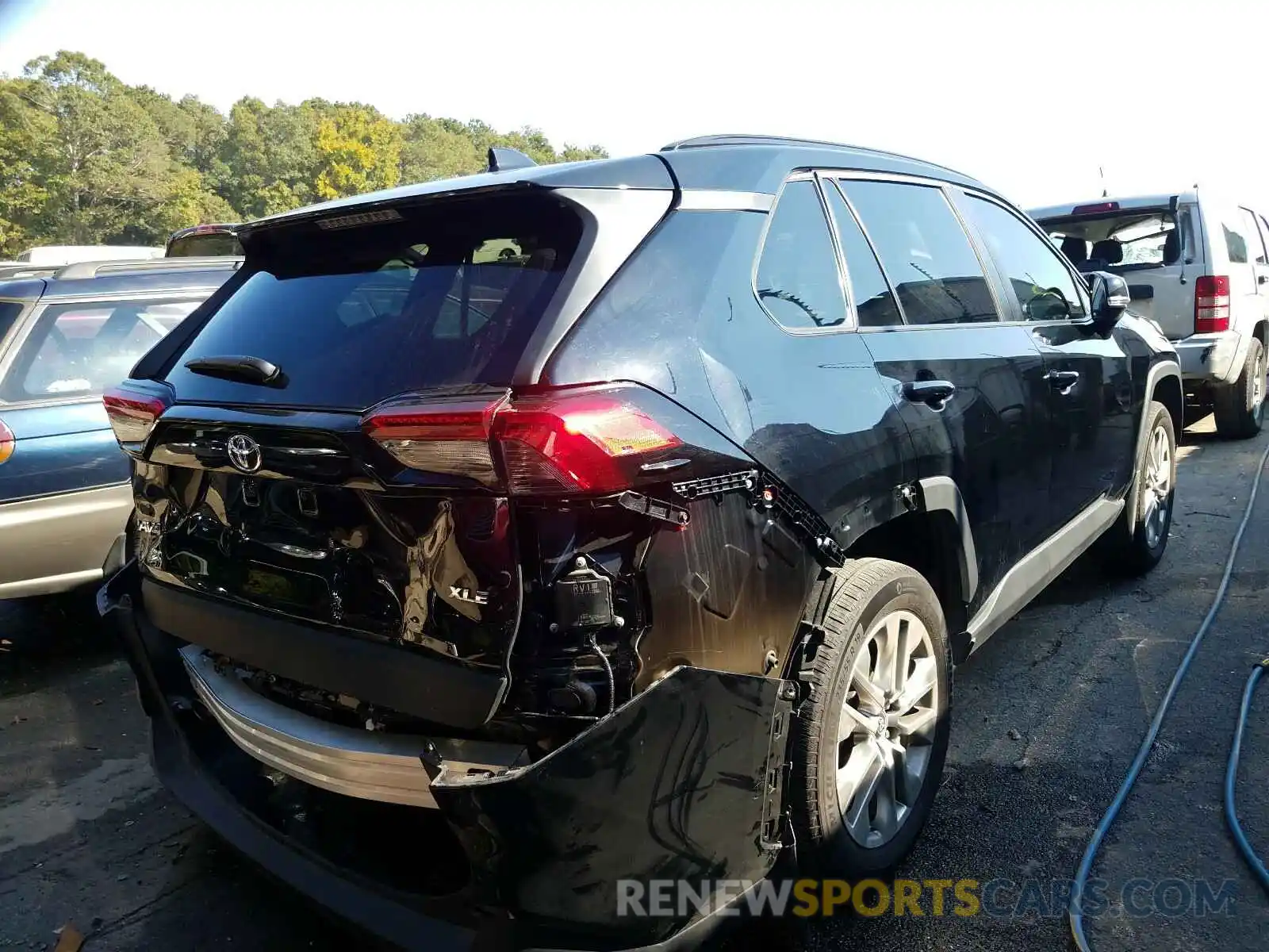 4 Photograph of a damaged car 2T3C1RFV5KW004674 TOYOTA RAV4 2019