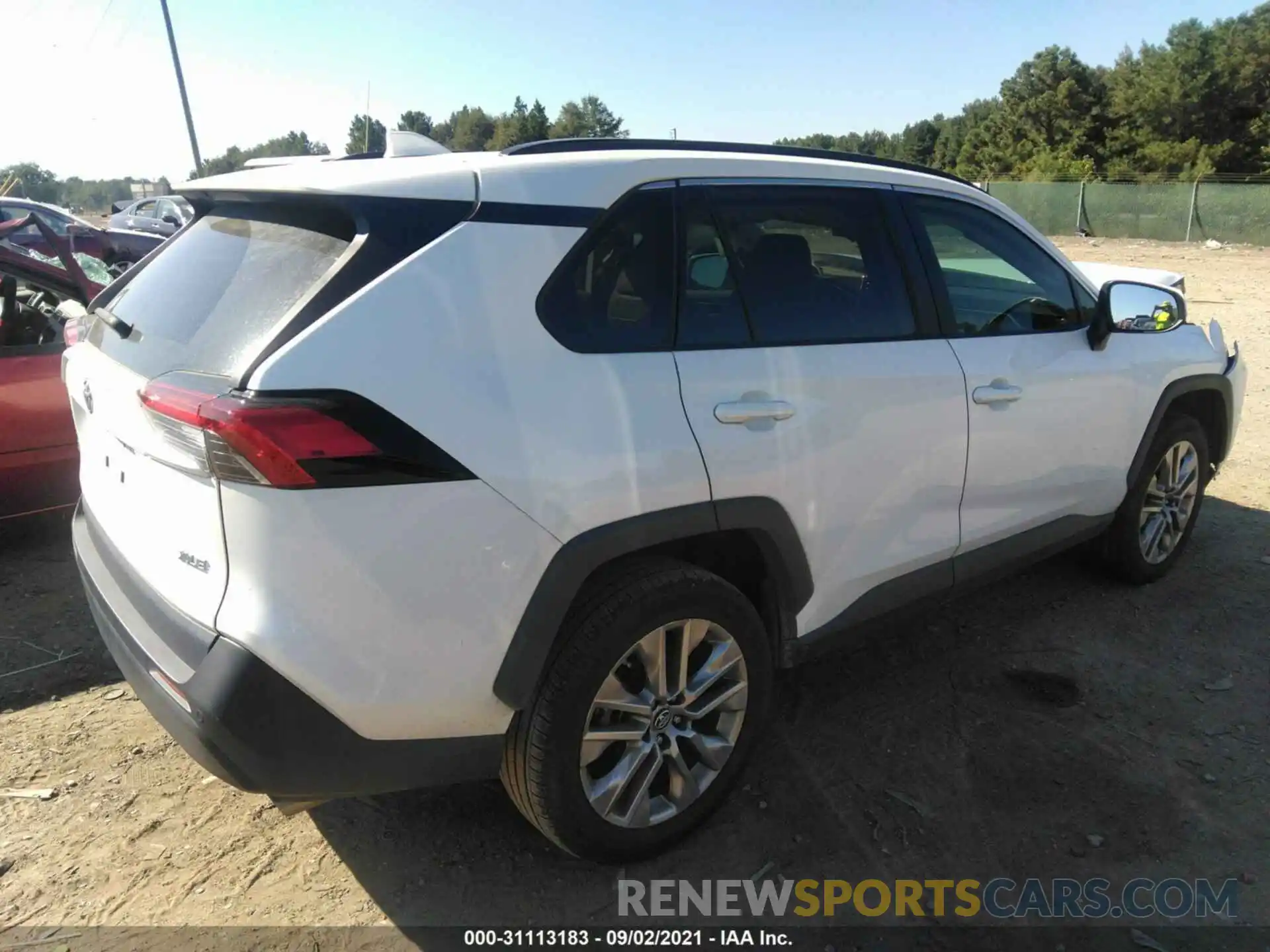 4 Photograph of a damaged car 2T3C1RFV5KW012399 TOYOTA RAV4 2019