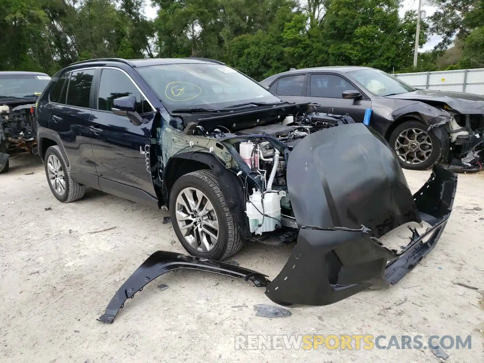 1 Photograph of a damaged car 2T3C1RFV5KW024133 TOYOTA RAV4 2019