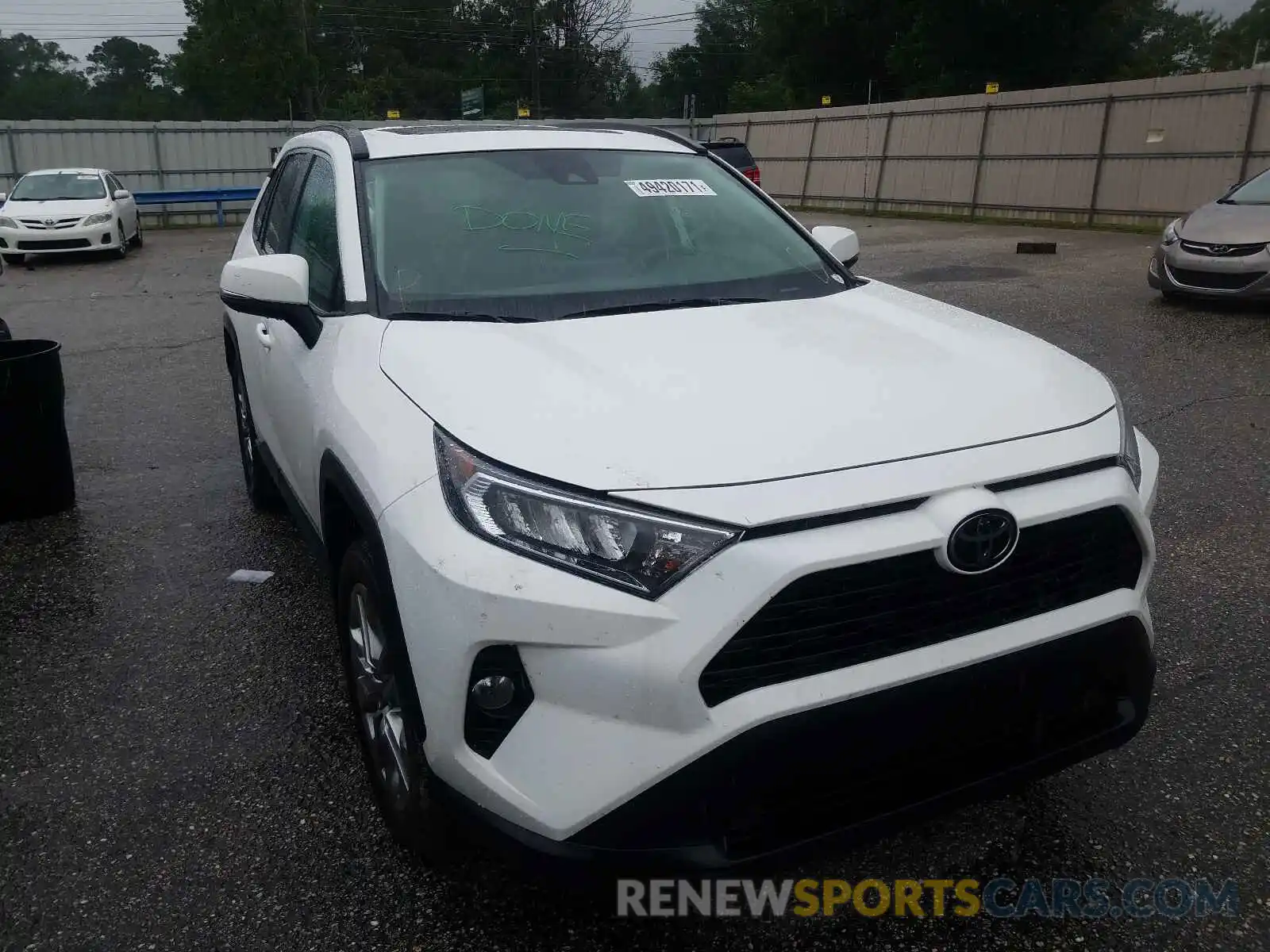 1 Фотография поврежденного автомобиля 2T3C1RFV5KW048688 TOYOTA RAV4 2019