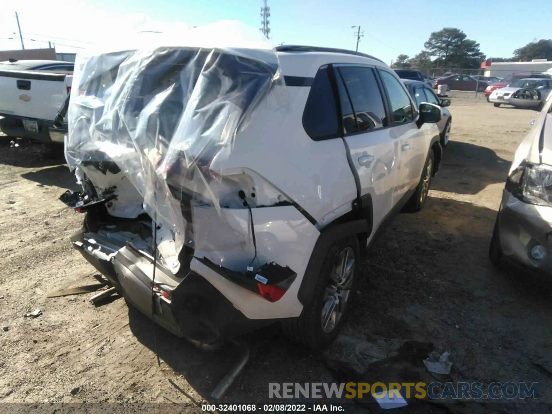 4 Photograph of a damaged car 2T3C1RFV5KW053230 TOYOTA RAV4 2019