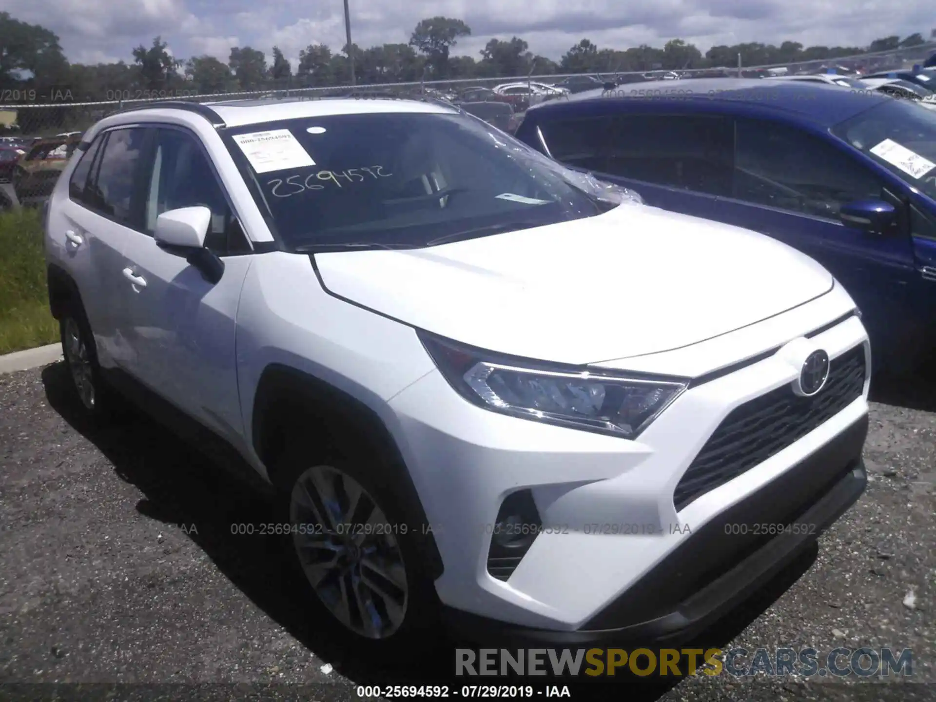 1 Photograph of a damaged car 2T3C1RFV6KC004619 TOYOTA RAV4 2019