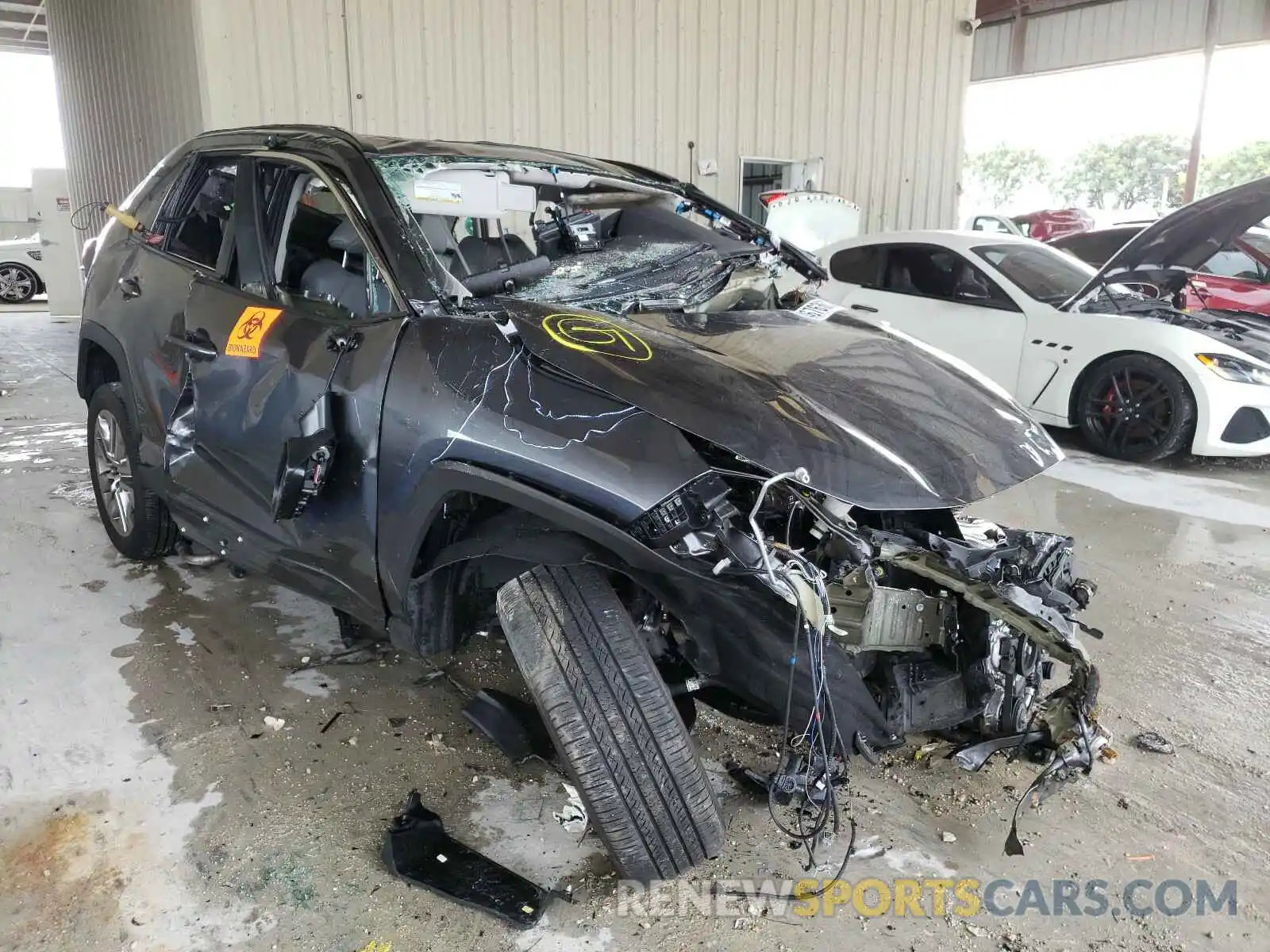 1 Photograph of a damaged car 2T3C1RFV6KC015054 TOYOTA RAV4 2019