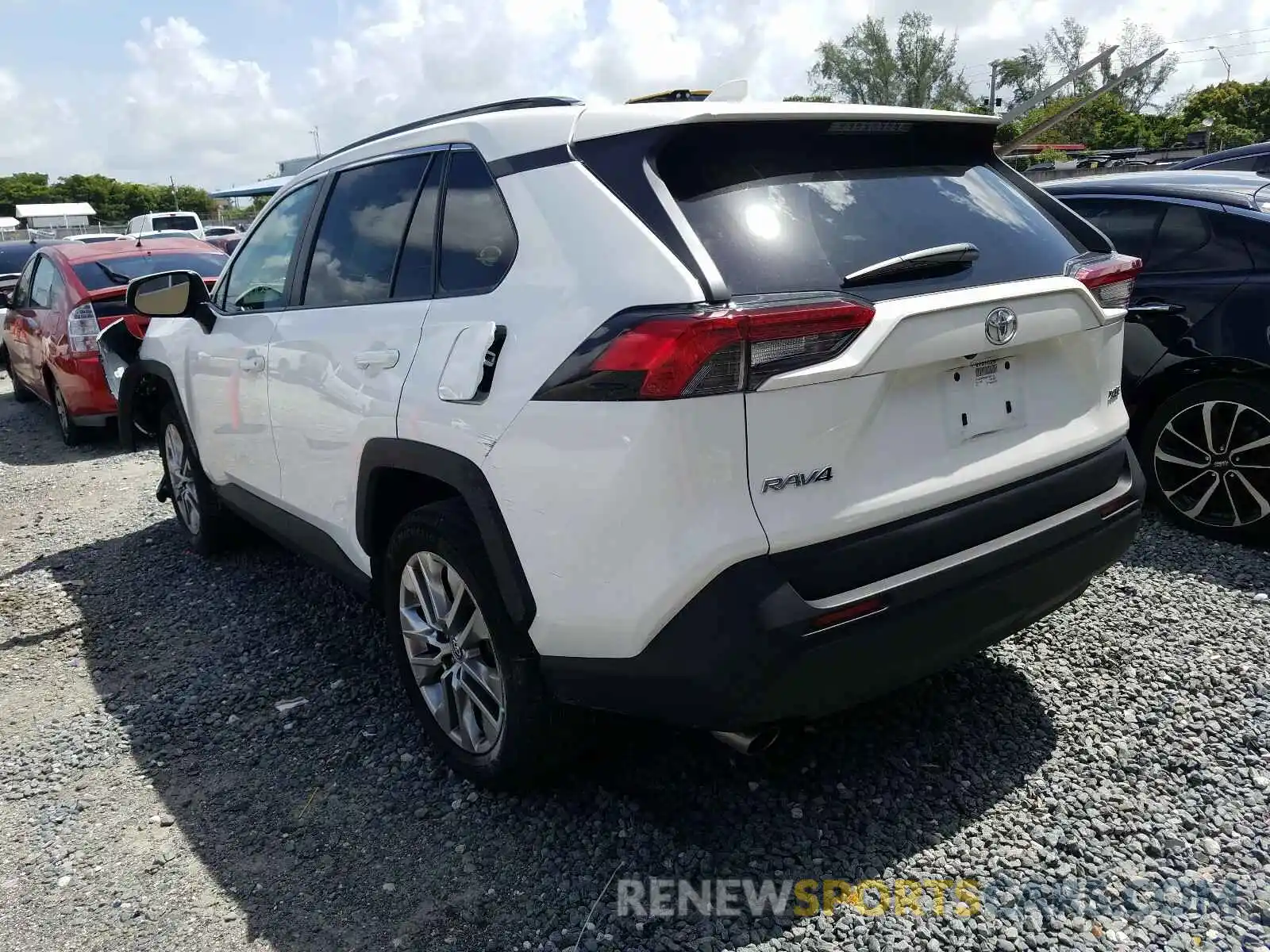 3 Photograph of a damaged car 2T3C1RFV6KW001413 TOYOTA RAV4 2019