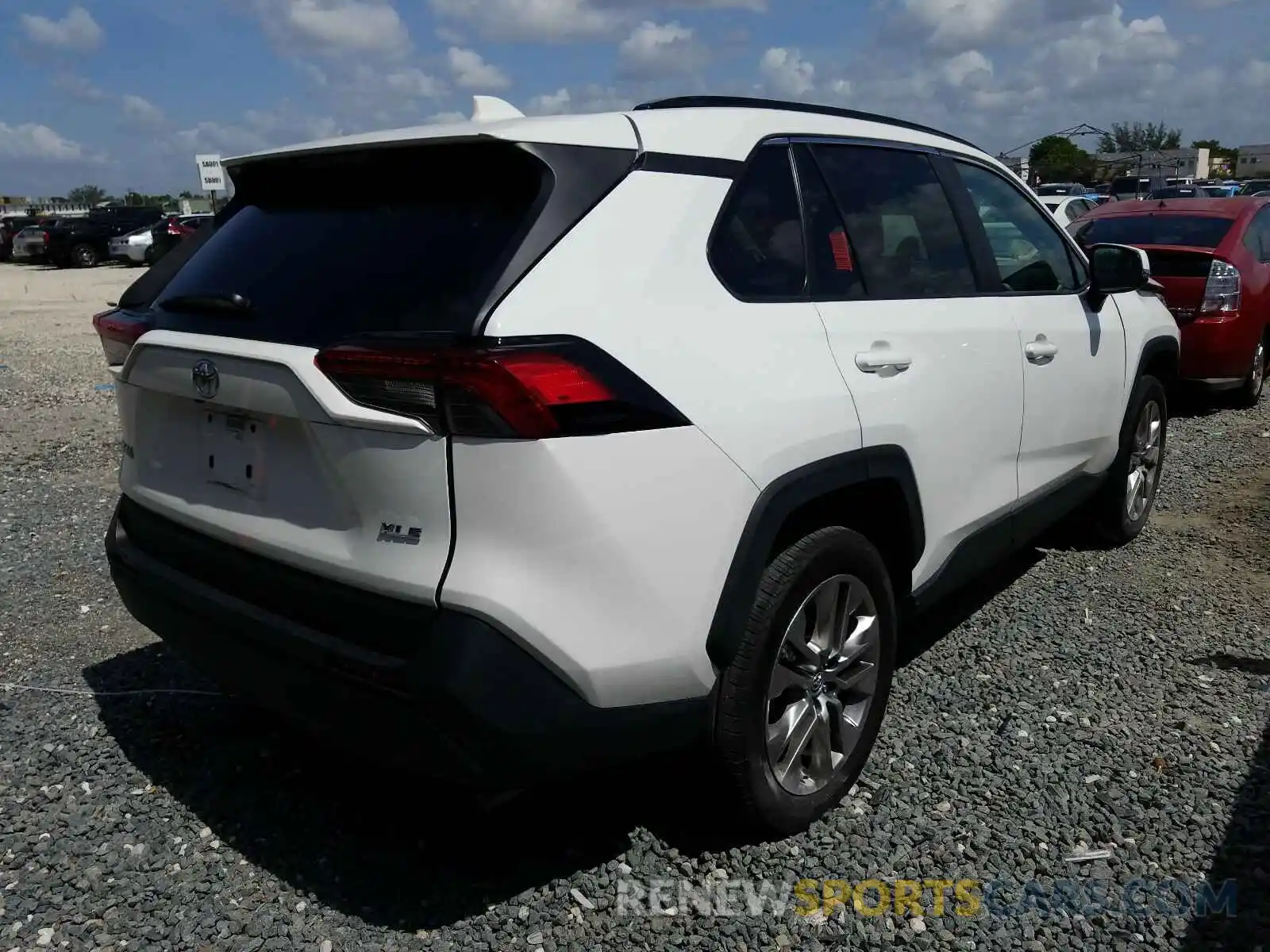 4 Photograph of a damaged car 2T3C1RFV6KW001413 TOYOTA RAV4 2019