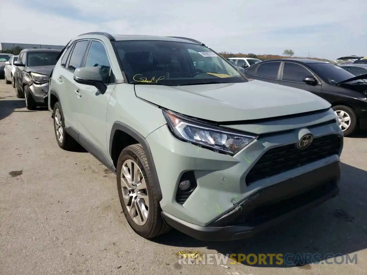 1 Photograph of a damaged car 2T3C1RFV6KW007518 TOYOTA RAV4 2019