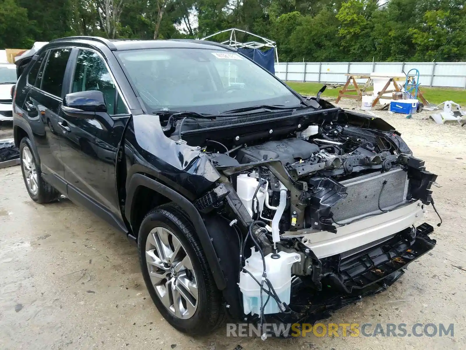 1 Photograph of a damaged car 2T3C1RFV6KW009821 TOYOTA RAV4 2019