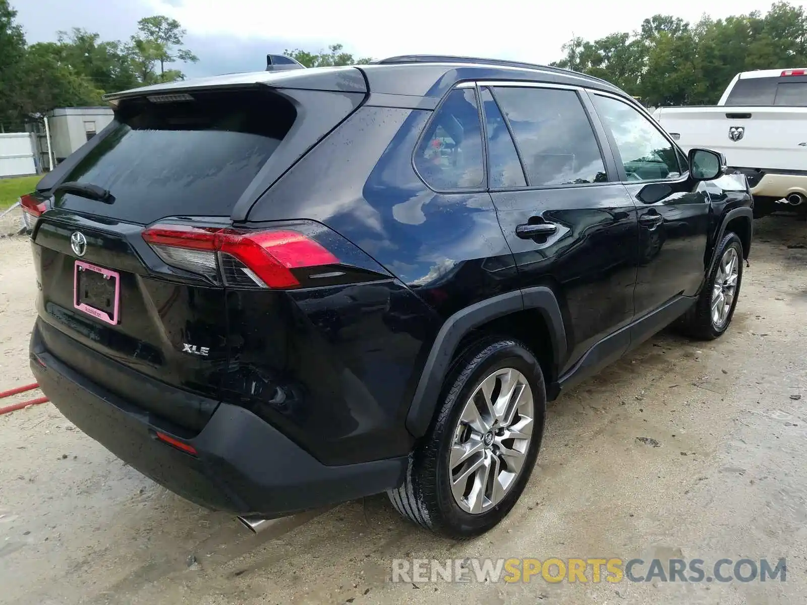 4 Photograph of a damaged car 2T3C1RFV6KW009821 TOYOTA RAV4 2019