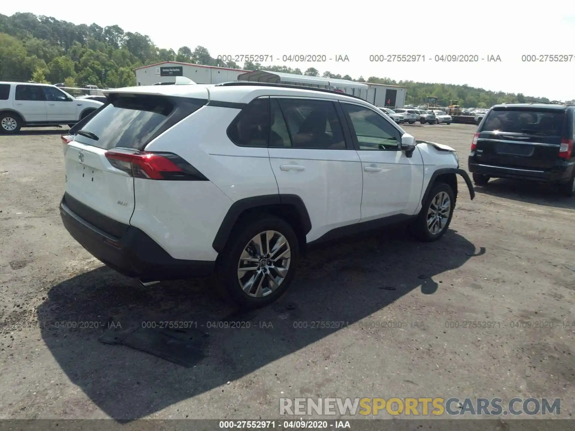 4 Photograph of a damaged car 2T3C1RFV6KW014680 TOYOTA RAV4 2019