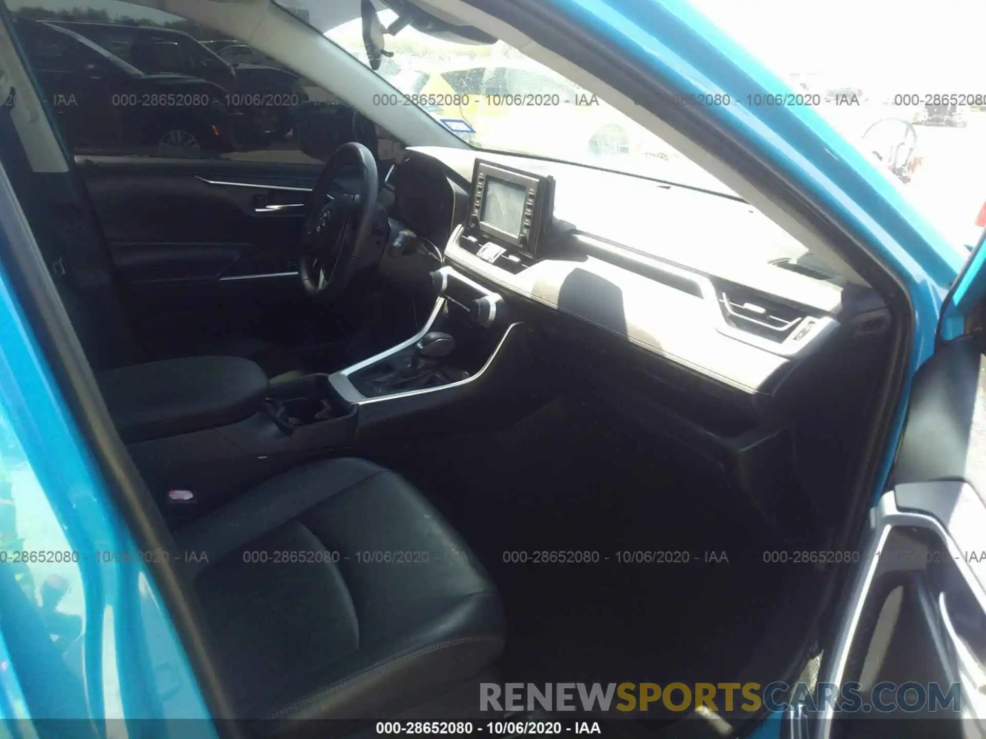 5 Photograph of a damaged car 2T3C1RFV6KW025811 TOYOTA RAV4 2019