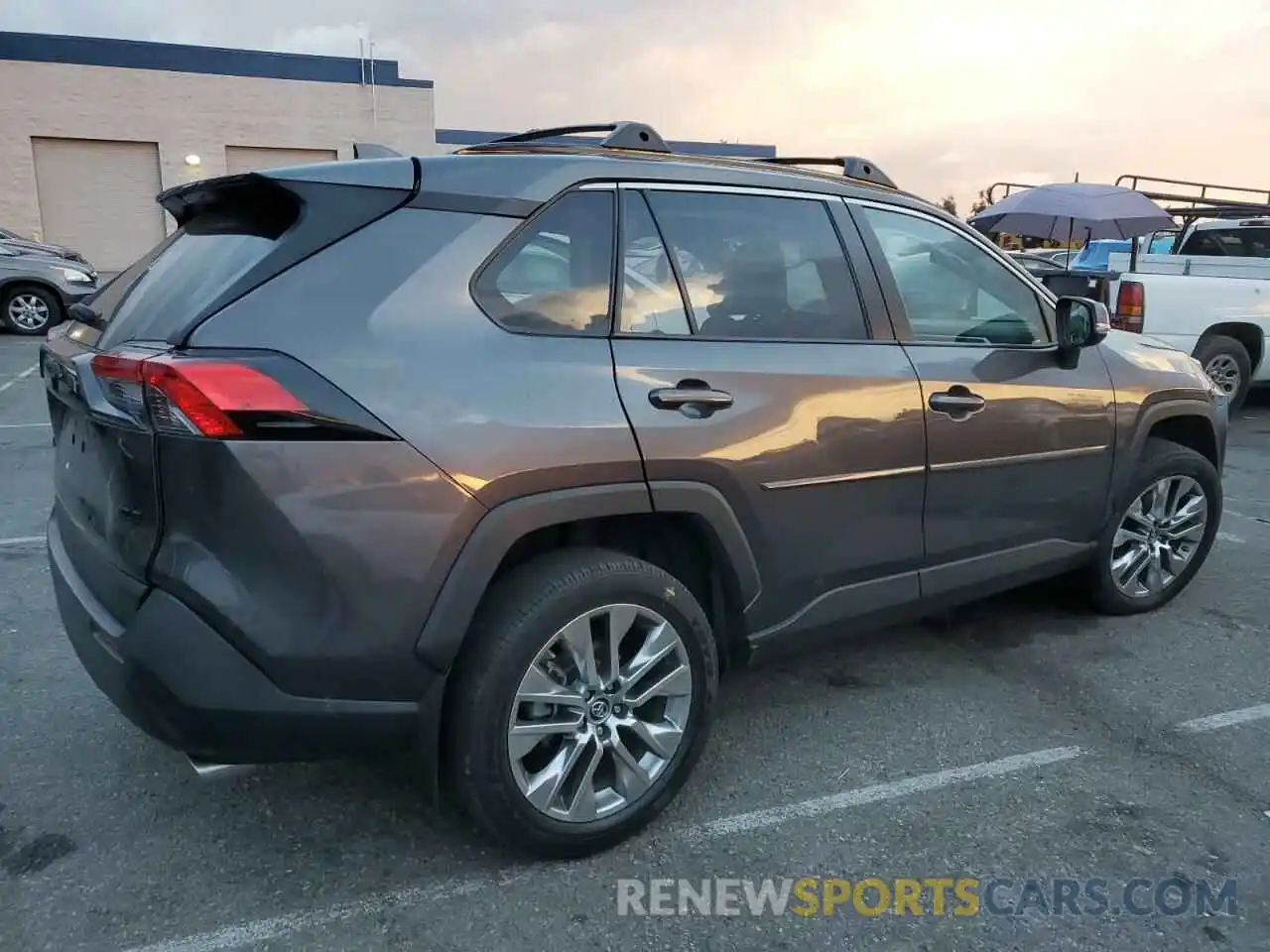 3 Photograph of a damaged car 2T3C1RFV6KW025856 TOYOTA RAV4 2019