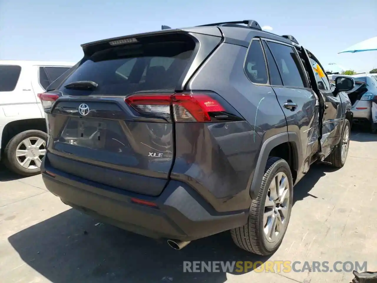 4 Photograph of a damaged car 2T3C1RFV6KW040468 TOYOTA RAV4 2019