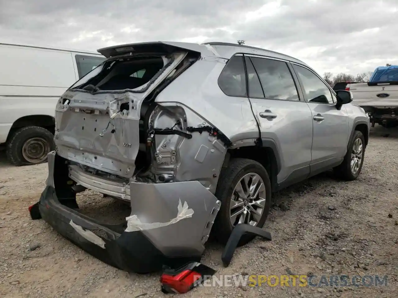 4 Photograph of a damaged car 2T3C1RFV6KW056069 TOYOTA RAV4 2019