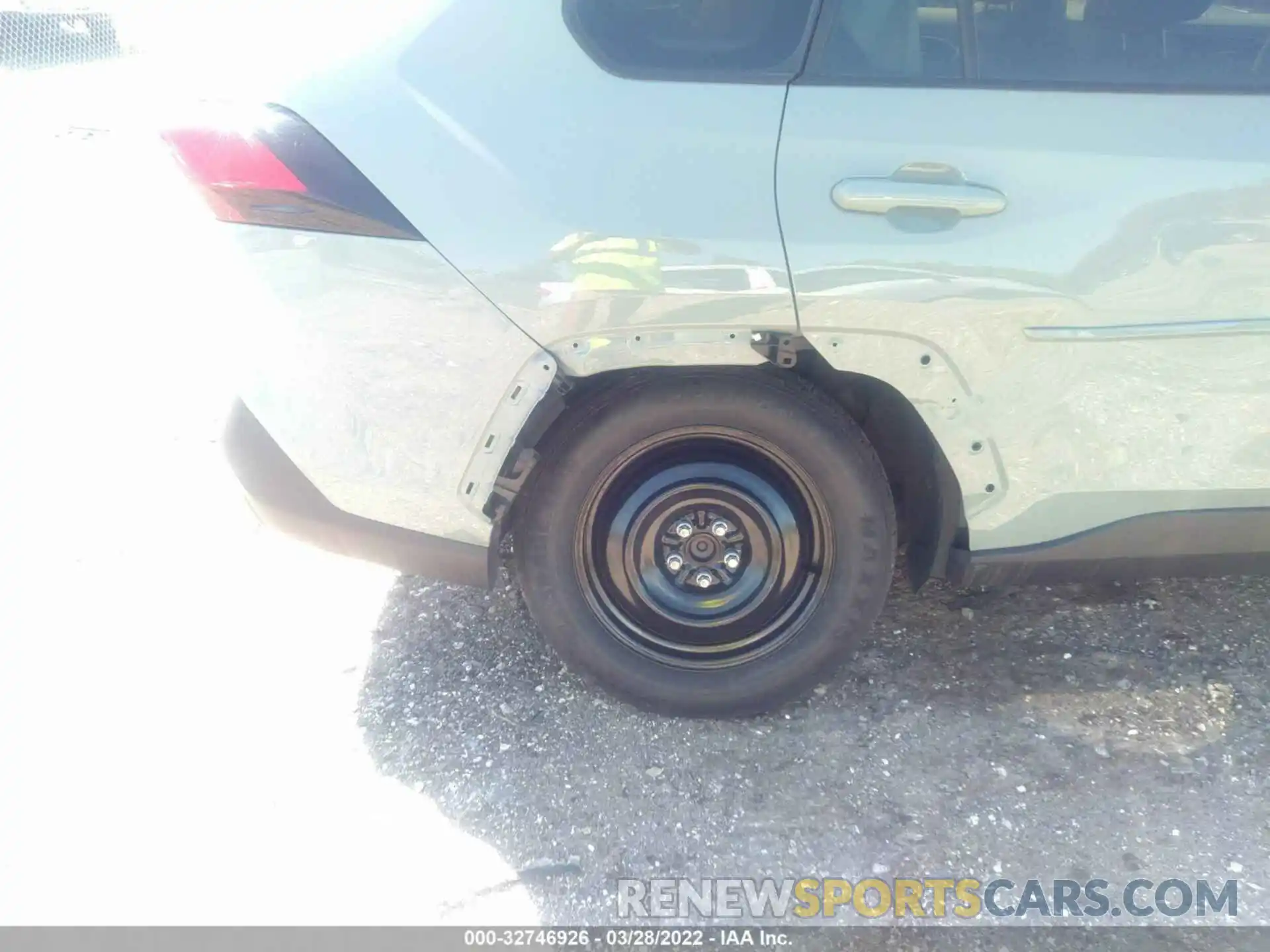 6 Photograph of a damaged car 2T3C1RFV6KW056864 TOYOTA RAV4 2019