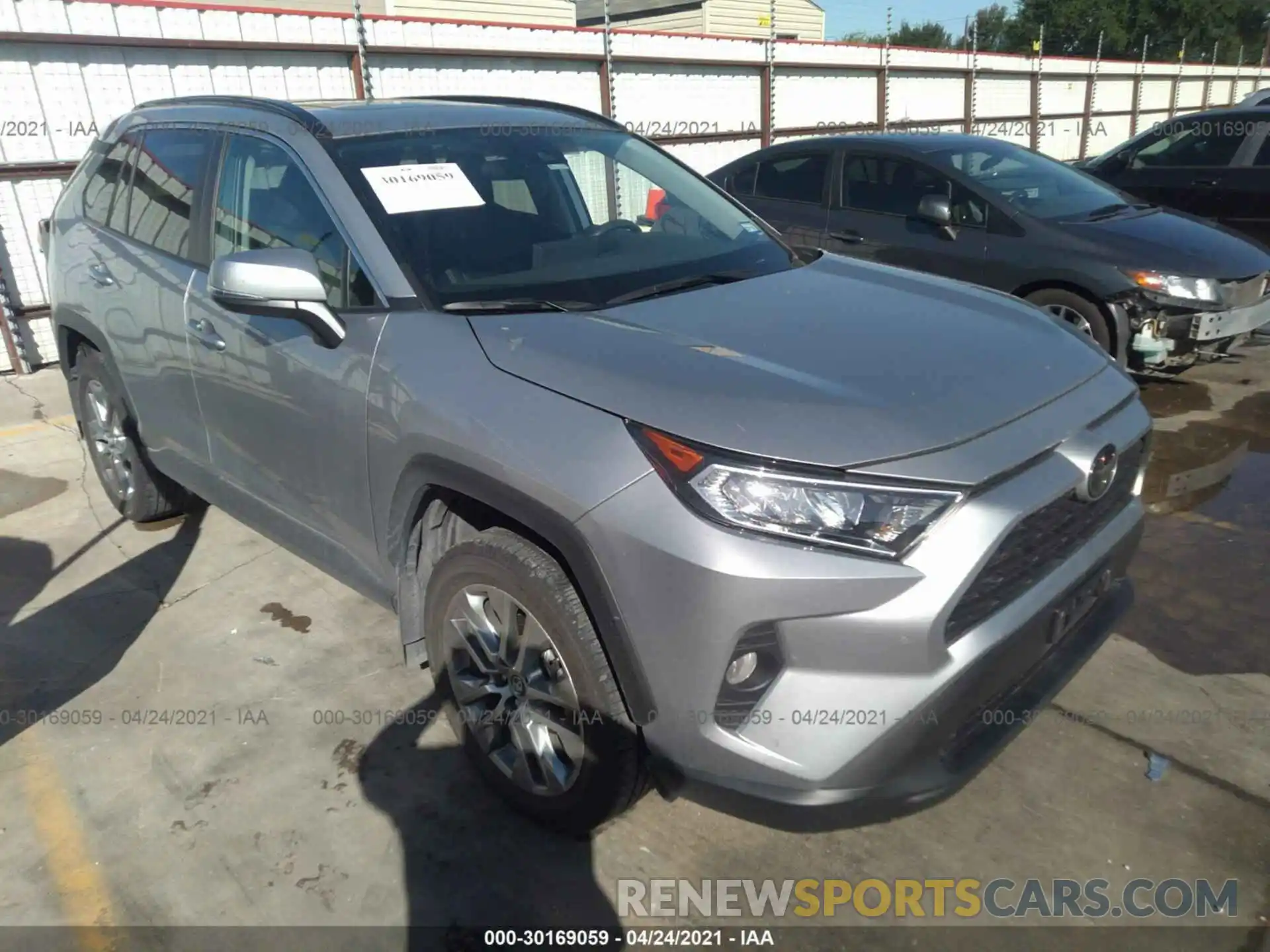 1 Photograph of a damaged car 2T3C1RFV7KC022174 TOYOTA RAV4 2019