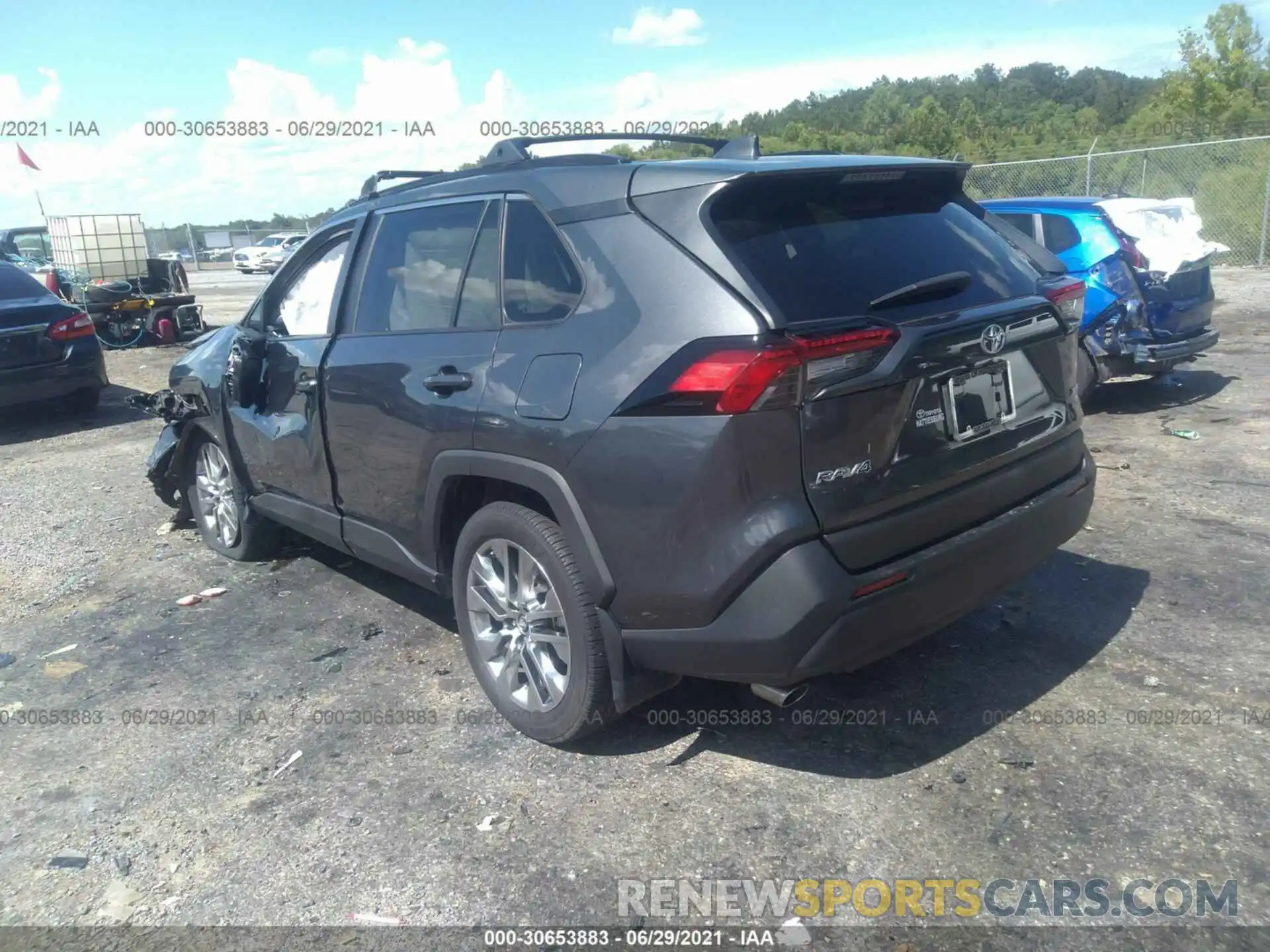 3 Фотография поврежденного автомобиля 2T3C1RFV7KC030629 TOYOTA RAV4 2019