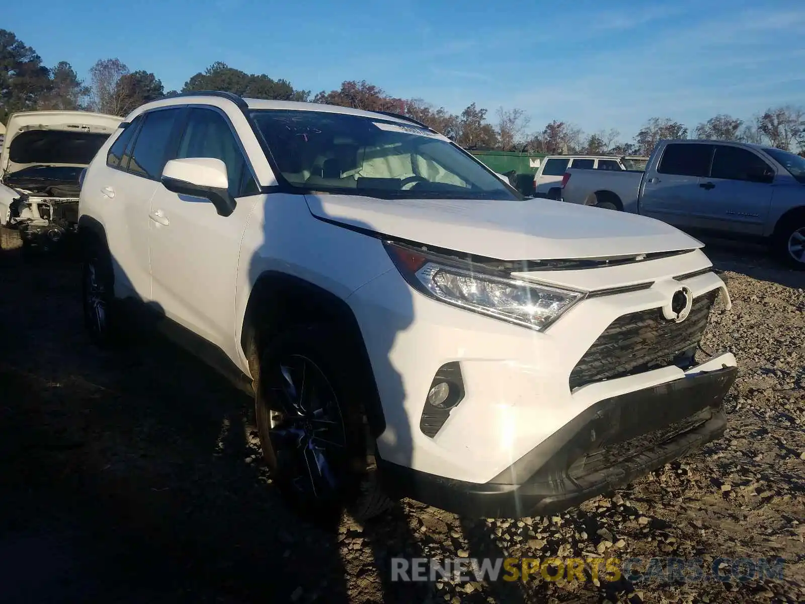 1 Фотография поврежденного автомобиля 2T3C1RFV7KC030758 TOYOTA RAV4 2019