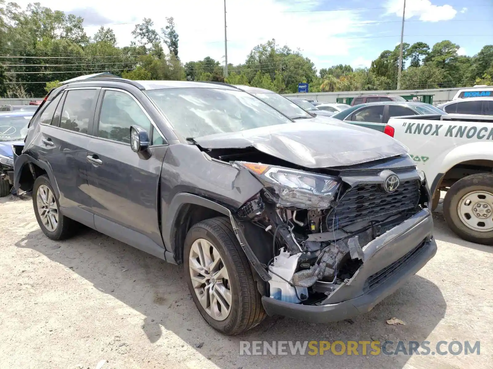 1 Photograph of a damaged car 2T3C1RFV7KW013070 TOYOTA RAV4 2019