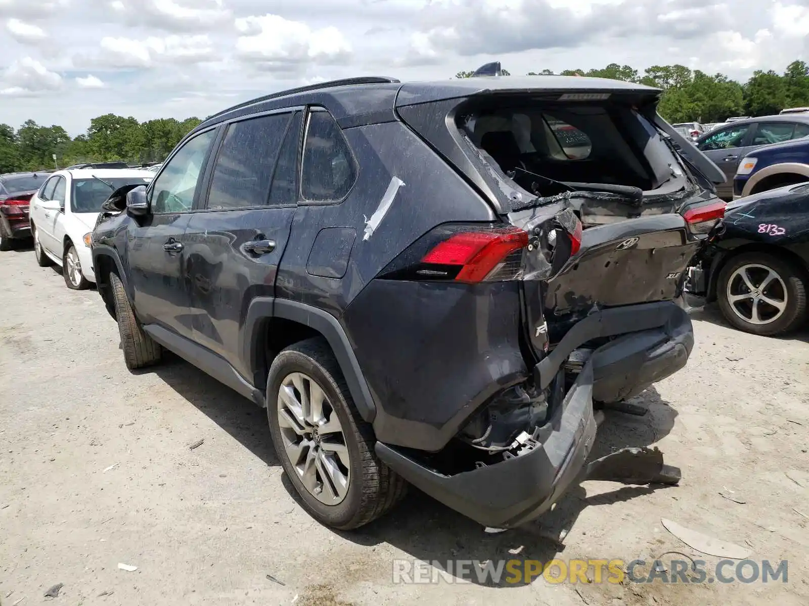 3 Фотография поврежденного автомобиля 2T3C1RFV7KW013070 TOYOTA RAV4 2019